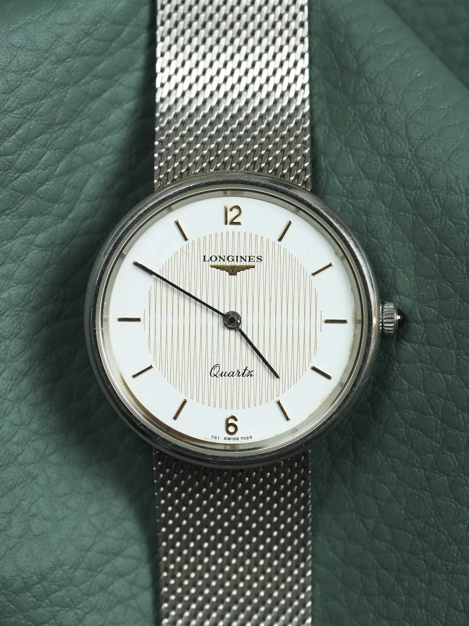 Longines - Acier en maille milanaise tapisserie or - 1980s - Atelier Victor - Vintage  Shop