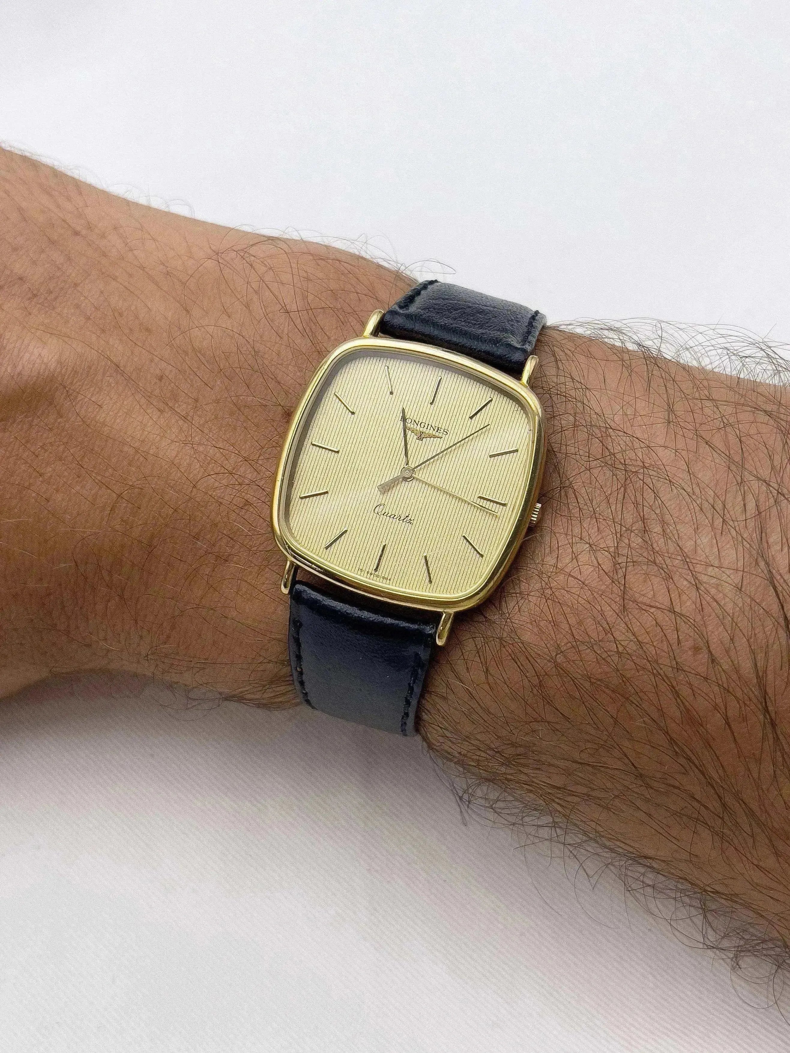 Longines - Carré Tapissée Gold - 1982 - Atelier Victor Paris - Vintage Watch Shop Dubai
