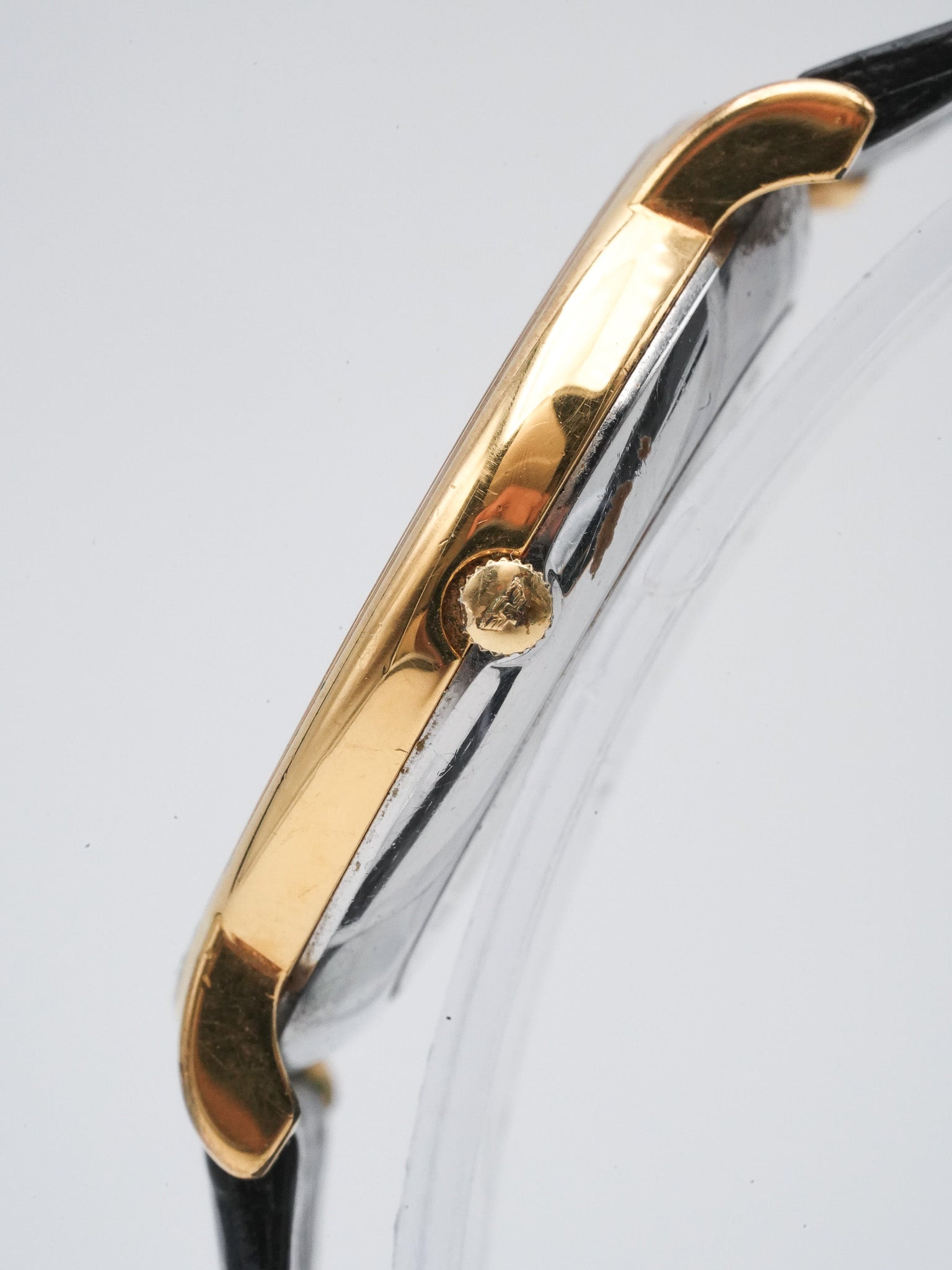 Longines - Circle Cadran doré lin date - 1980s - Atelier Victor - Vintage  Shop