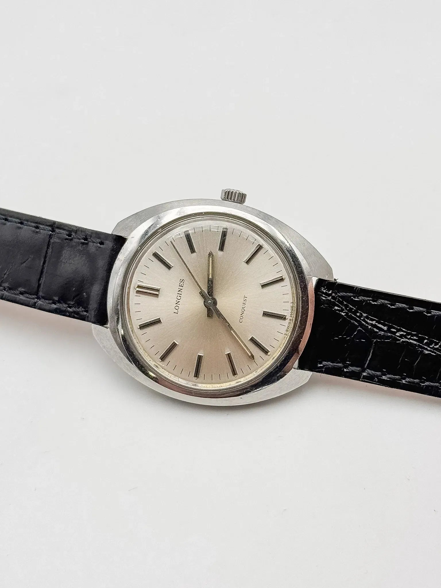 Longines - Conquest Tonneau Champagne - 1980s - Atelier Victor Paris - Vintage Watch Shop Dubai