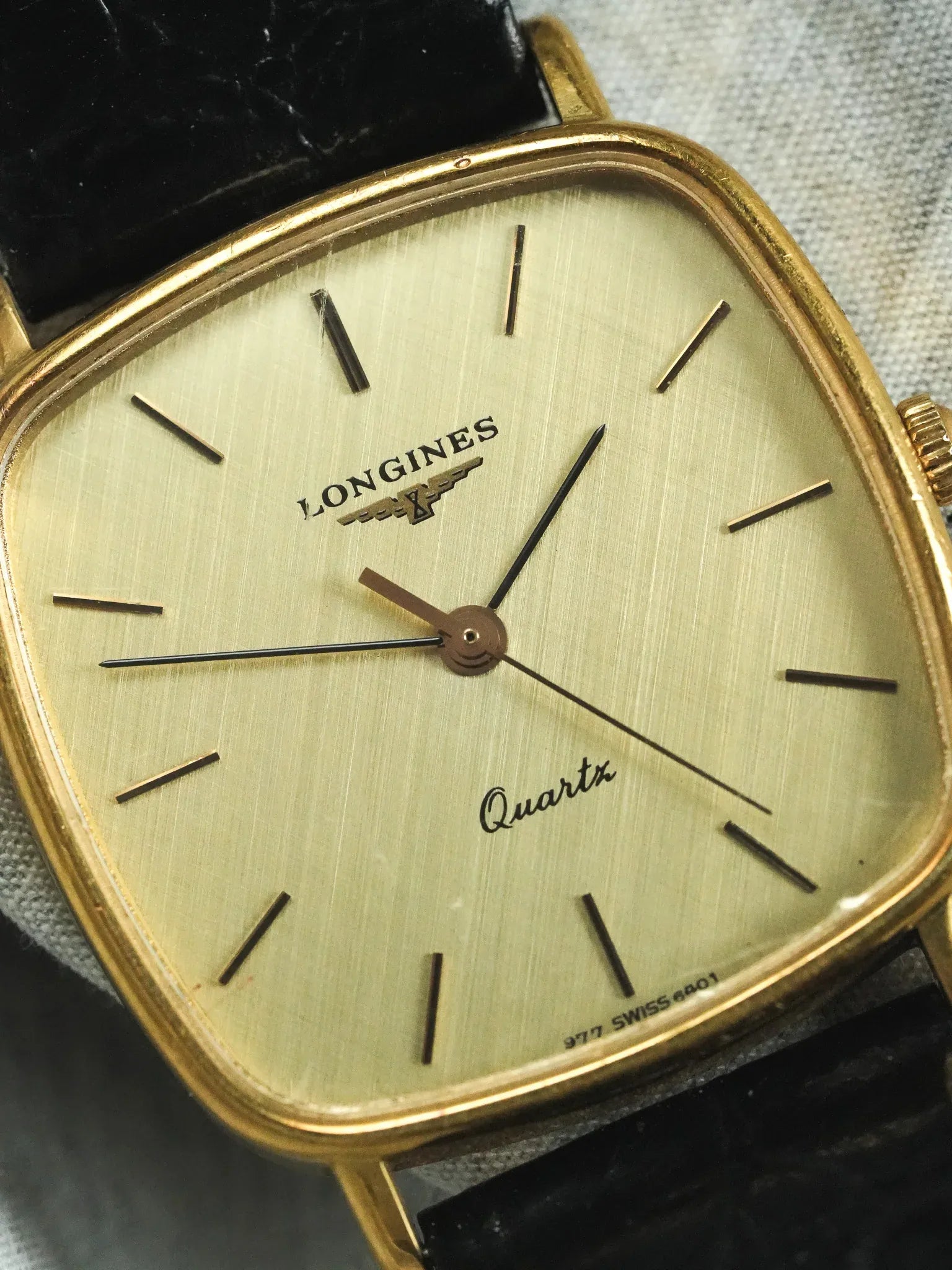 Longines - Coussin Or Cadran lin toute originale - 1980s - Atelier Victor