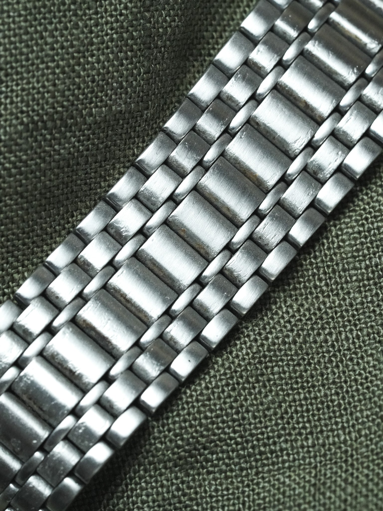 Longines - Flagship Maille Acier Cadran Lunette Or - 1980s - Atelier Victor - Vintage  Shop