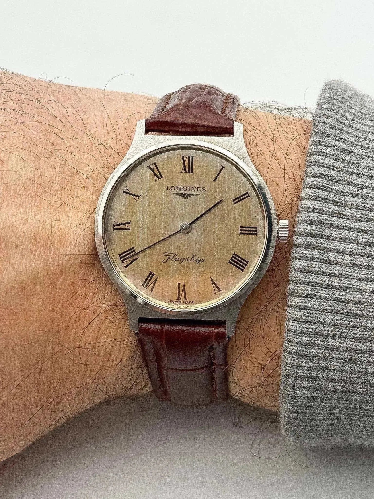 Longines - Flagship Silver Patine - 1970’s - Atelier Victor Paris - Vintage Watch Shop Dubai