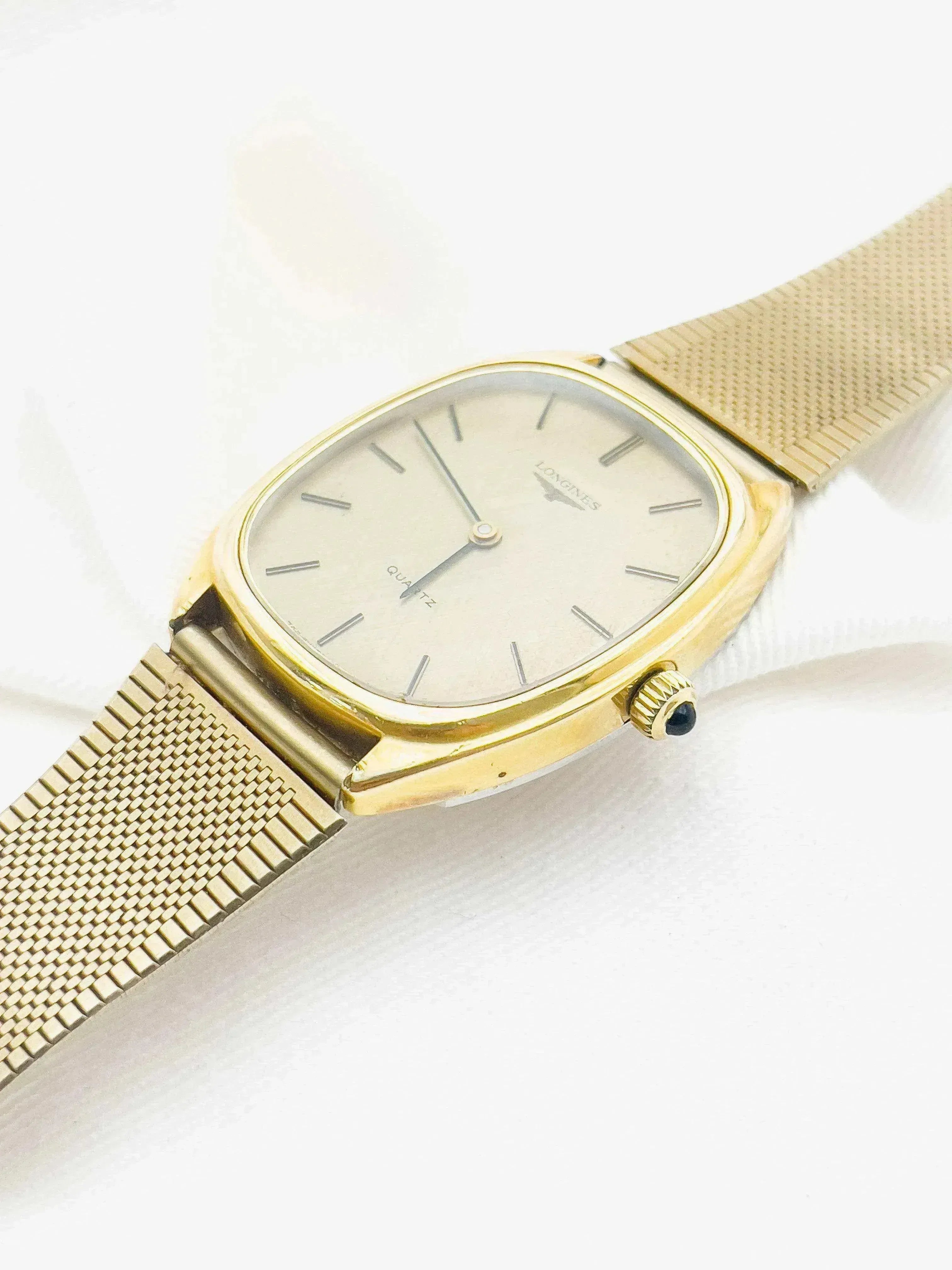 Longines - Gold Cabochon Tonneau quartz - 1980s - Atelier Victor