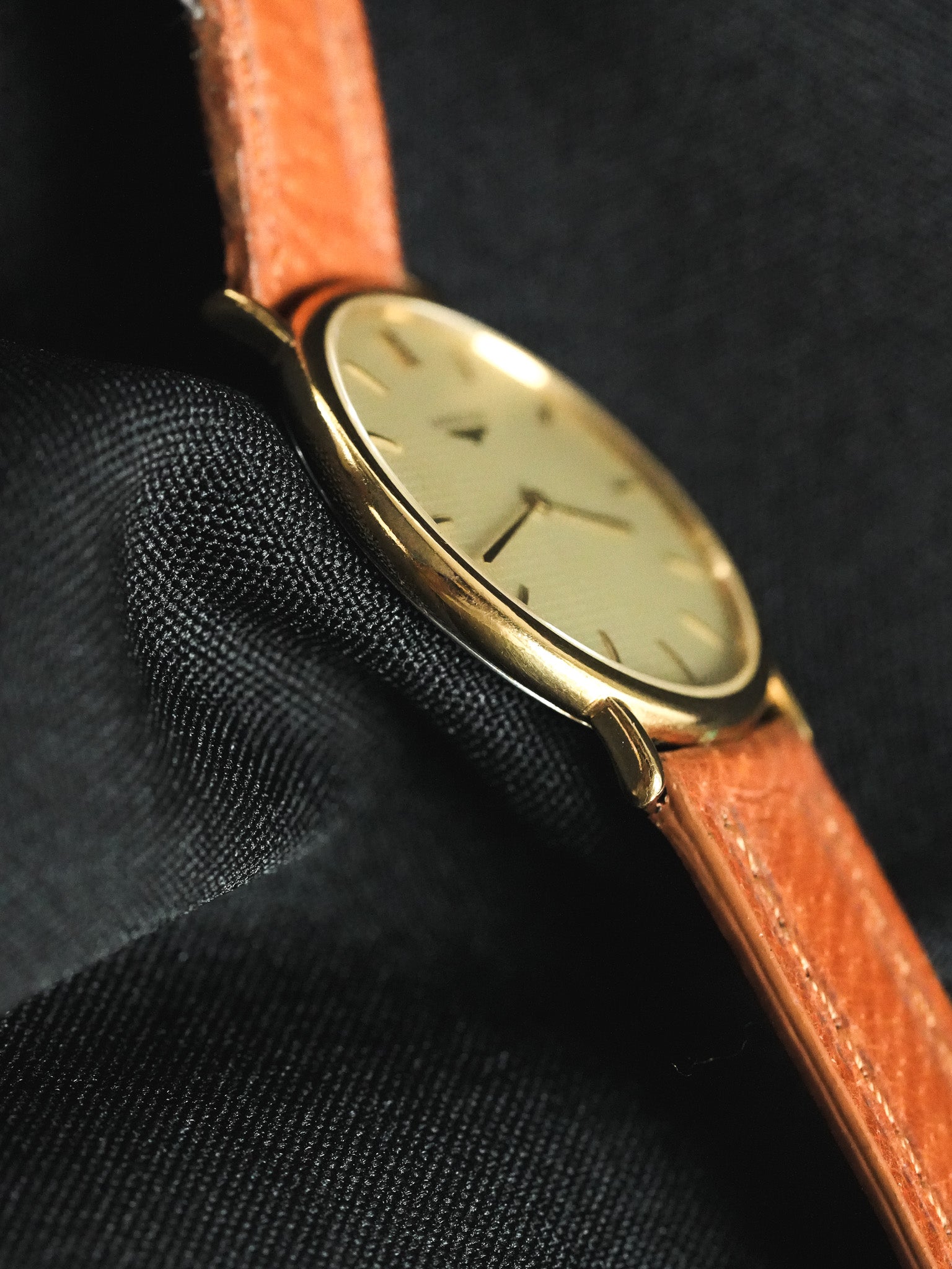 Longines - La Grande Classique Ronde Or Extra plate - 1990s - Atelier Victor - Vintage  Shop