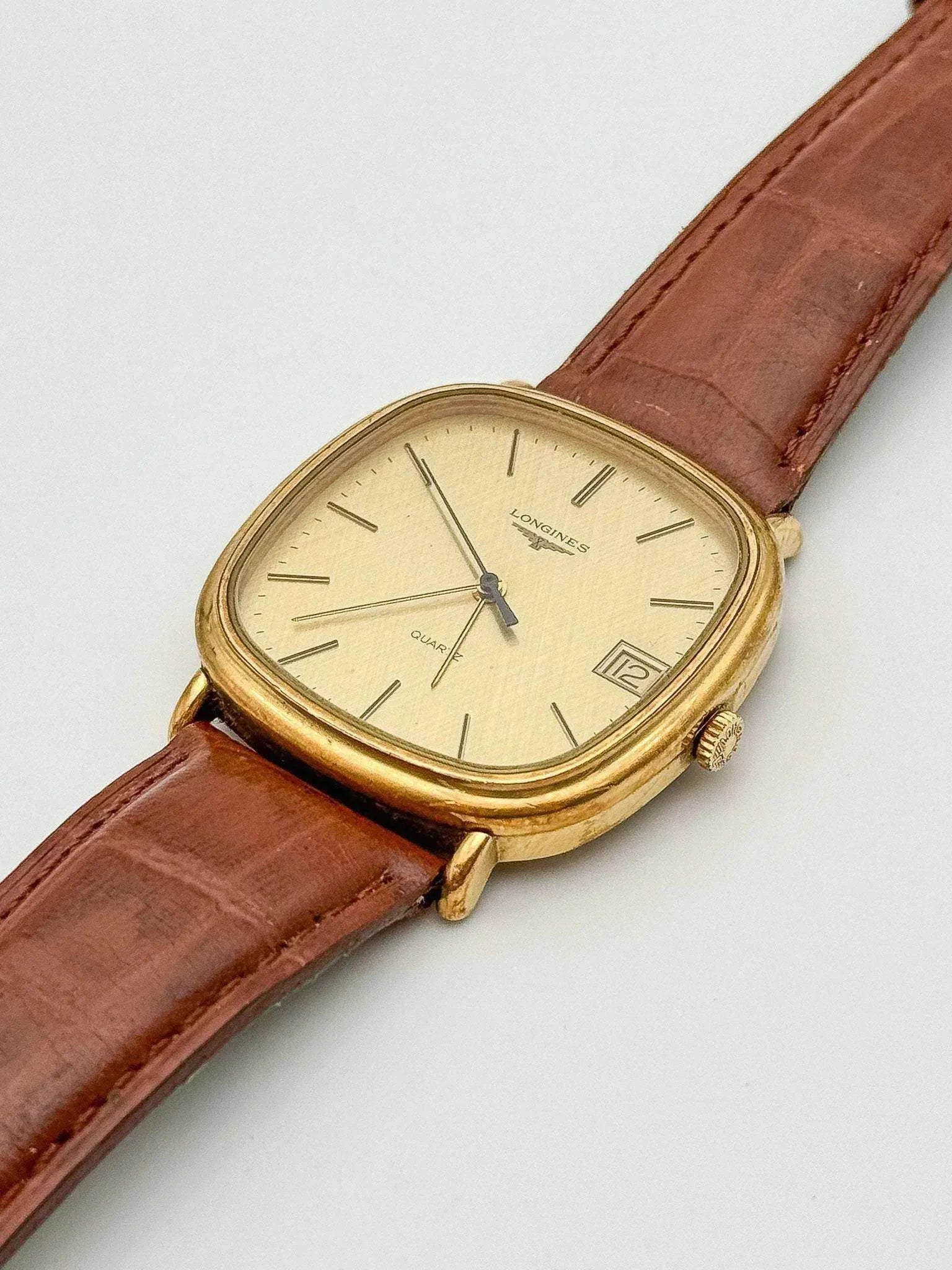 Longines - Linen Dial Square Date - 1979 - Atelier Victor - Vintage  Shop