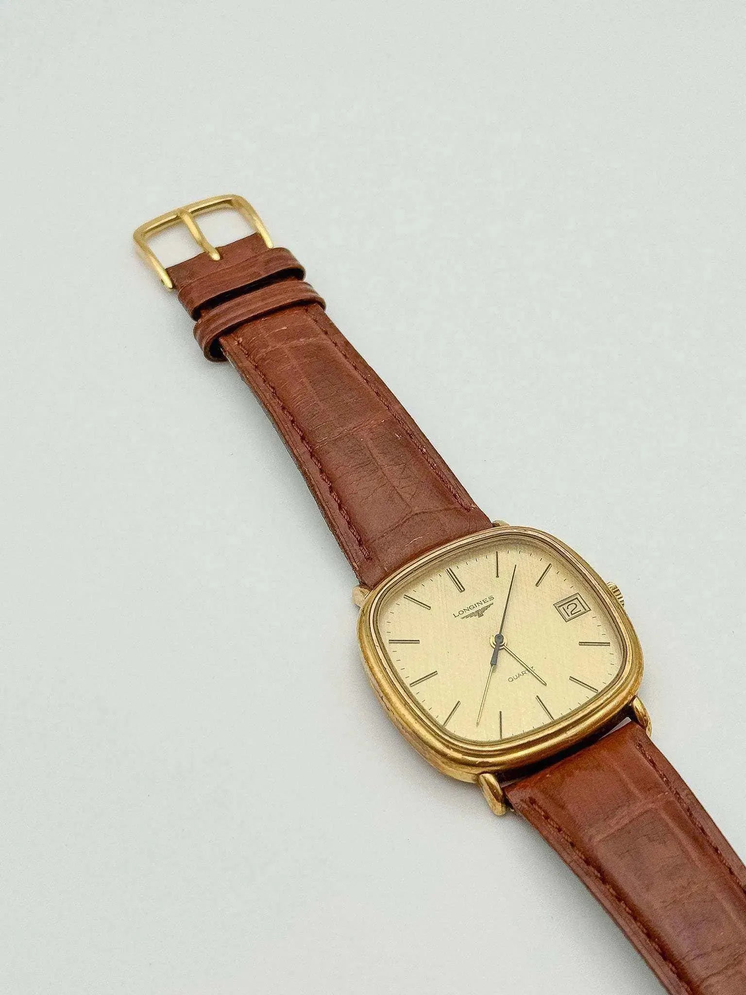 Longines - Linen Dial Square Date - 1979 - Atelier Victor - Vintage  Shop