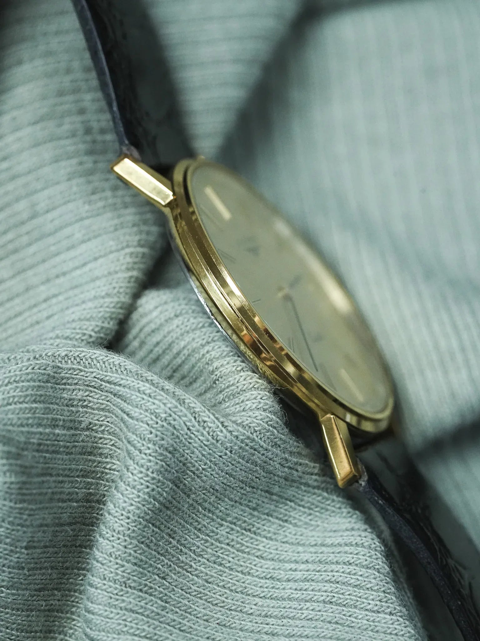 Longines - Extra dünne, goldplattierte Dressuhr Zifferblatt Gold - 1980s 