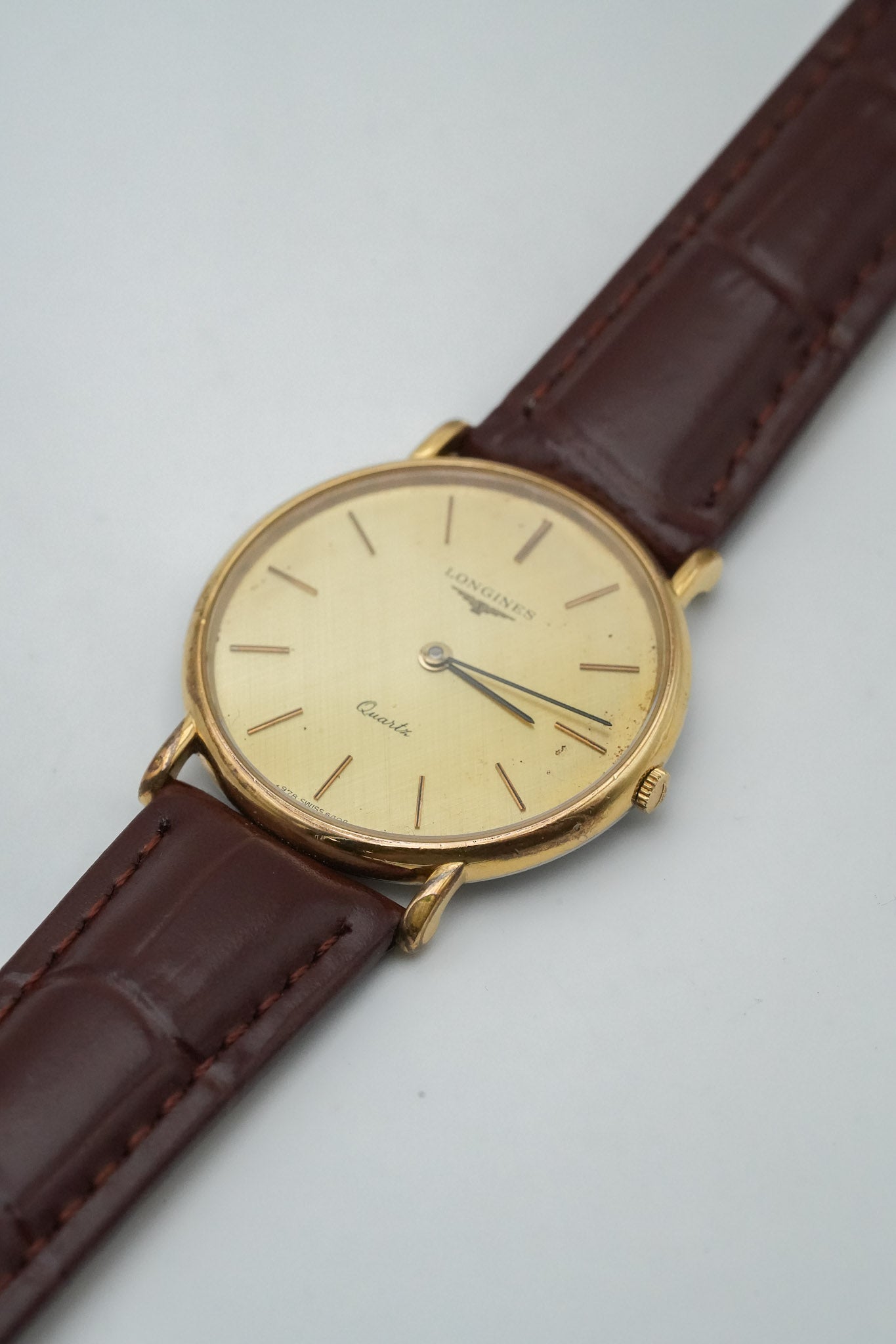 Longines - Plaqué Or Cadran lin Quartz - 1980s - Atelier Victor Paris - Vintage Watch Shop Dubai