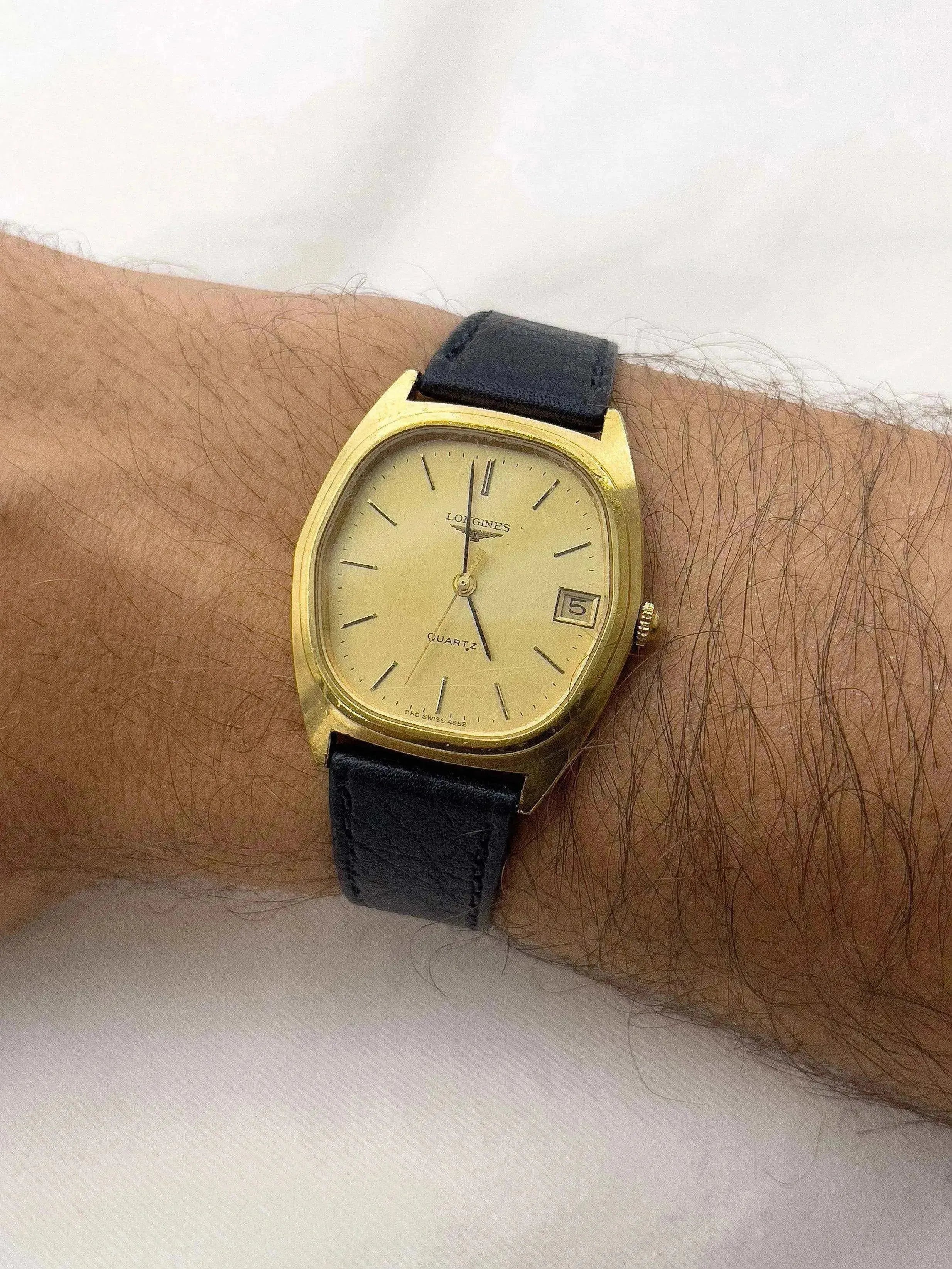 Longines - Plaqué or date Tonneau - 1979 - Atelier Victor Paris - Vintage Watch Shop Dubai