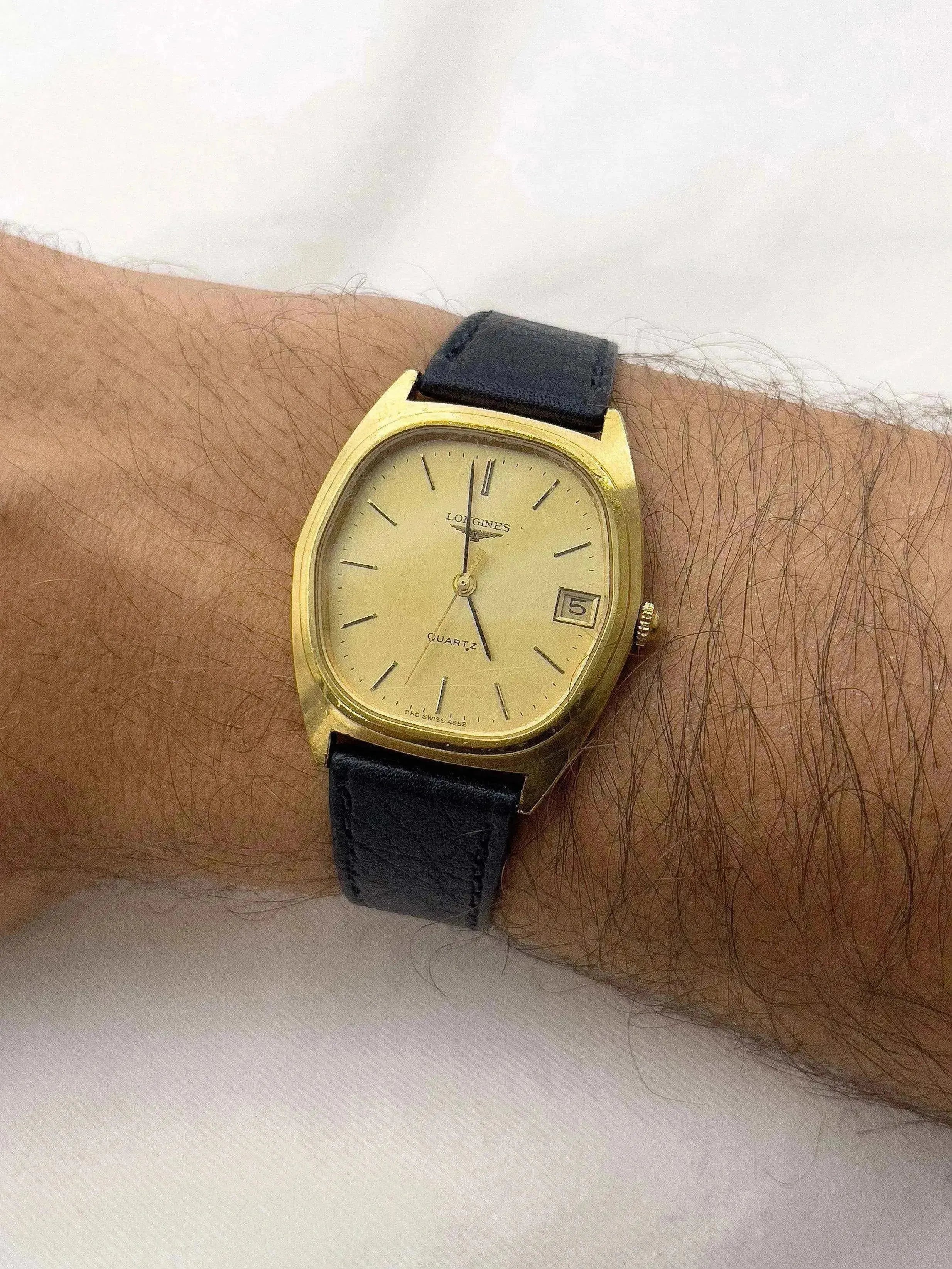 Longines - Plaqué or date Tonneau - 1979 - Atelier Victor - Vintage  Shop