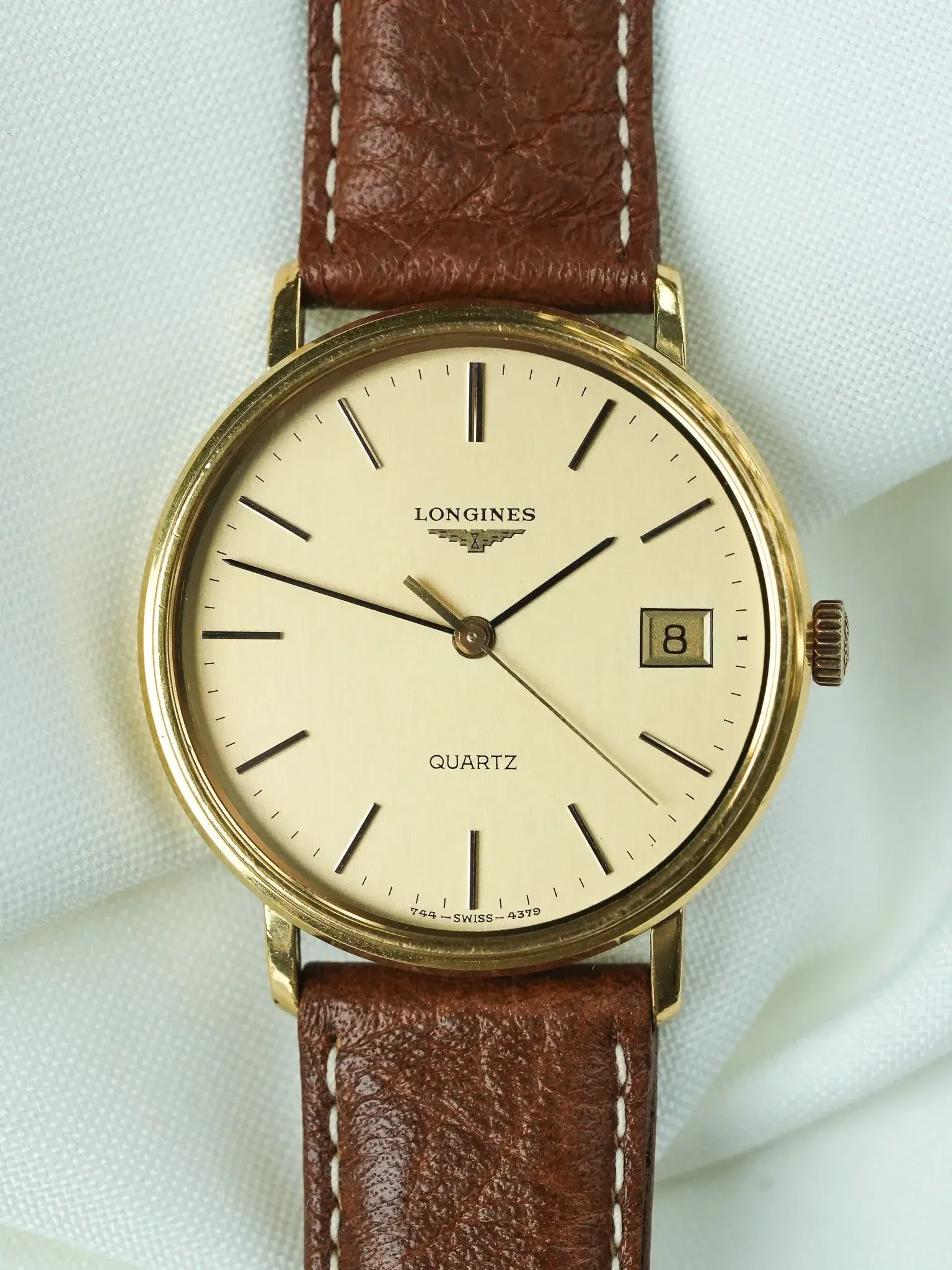 Longines - Round 34mm Gold Date Dial gold black indexes - 1980s