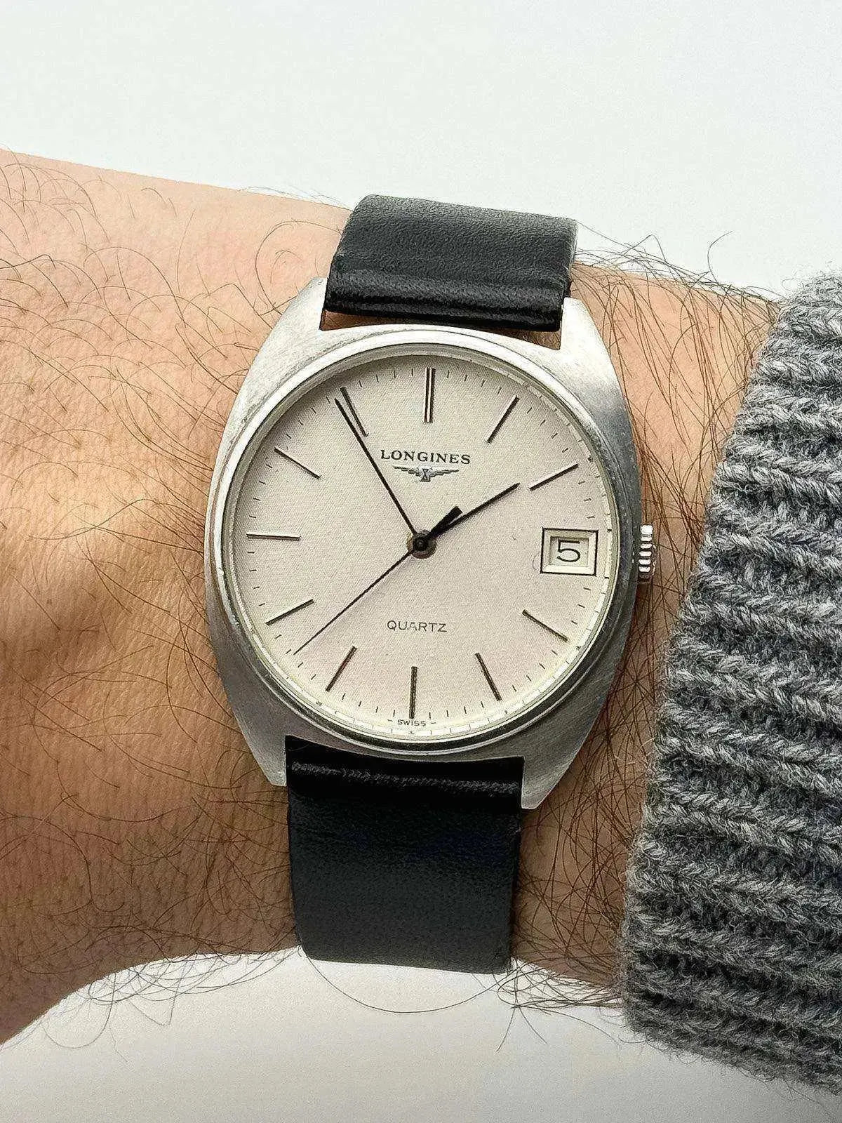 Longines - Silver Linen Dial - 1978 - Atelier Victor Paris - Vintage Watch Shop Dubai