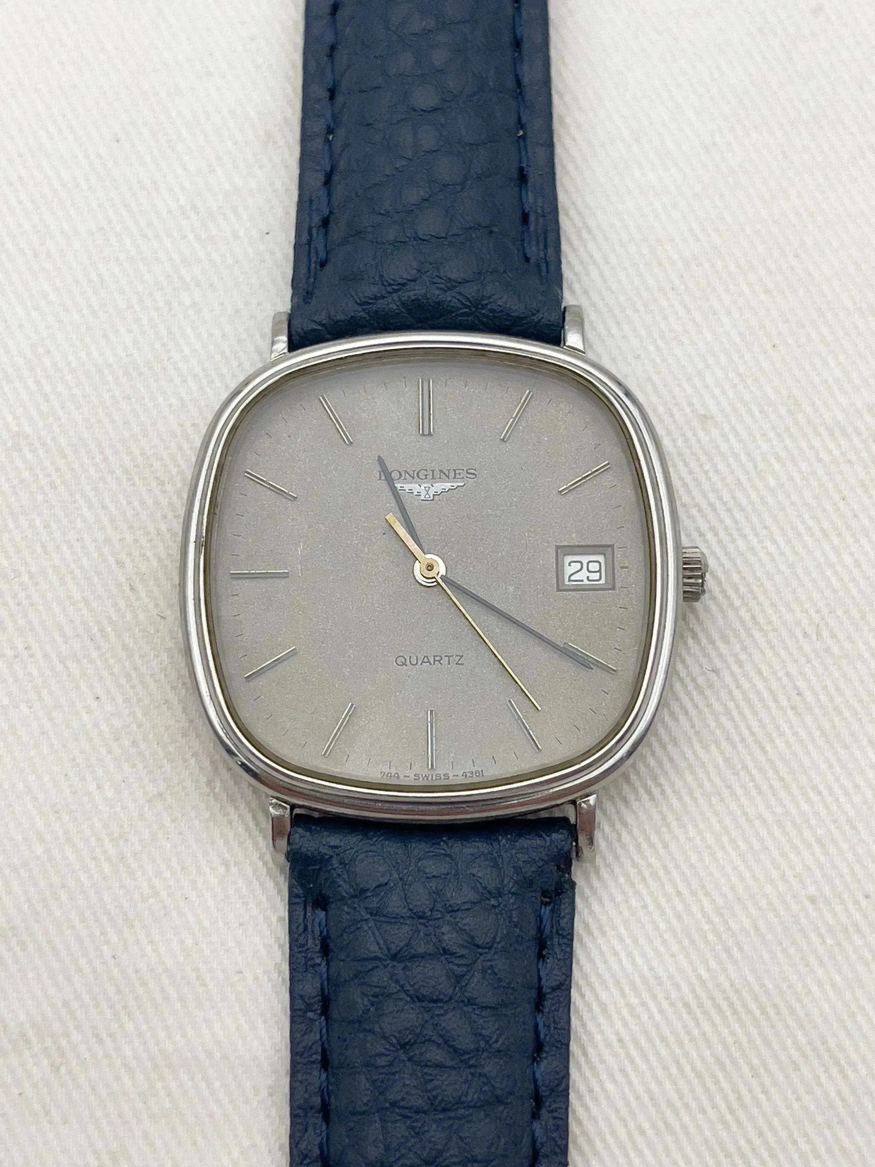 Longines - Square Grey - 1979 - Atelier Victor - Vintage  Shop