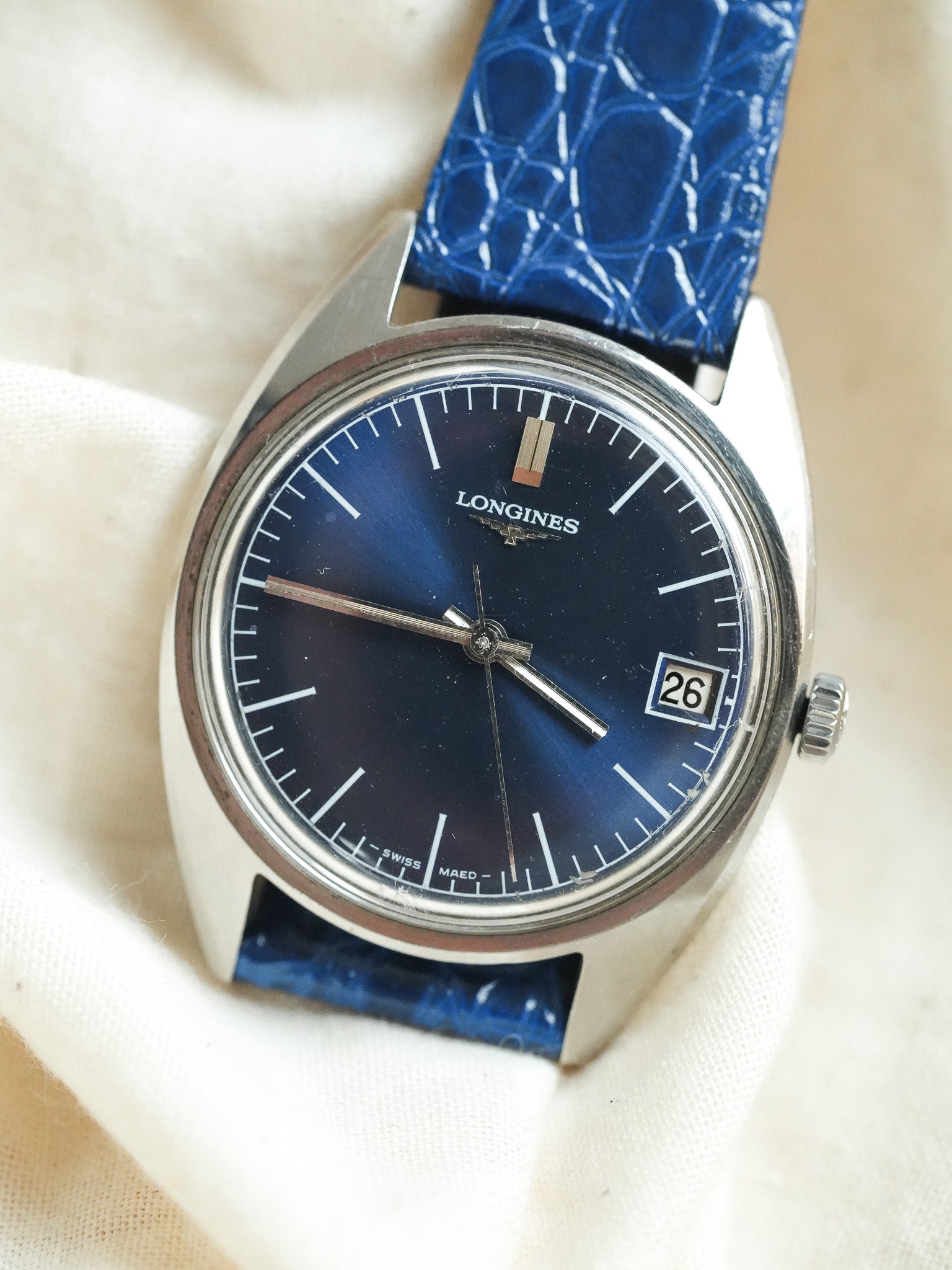 Longines - Tonneau Acier Bleu - Boite & Papier - 1980s - Atelier Victor - Vintage  Shop