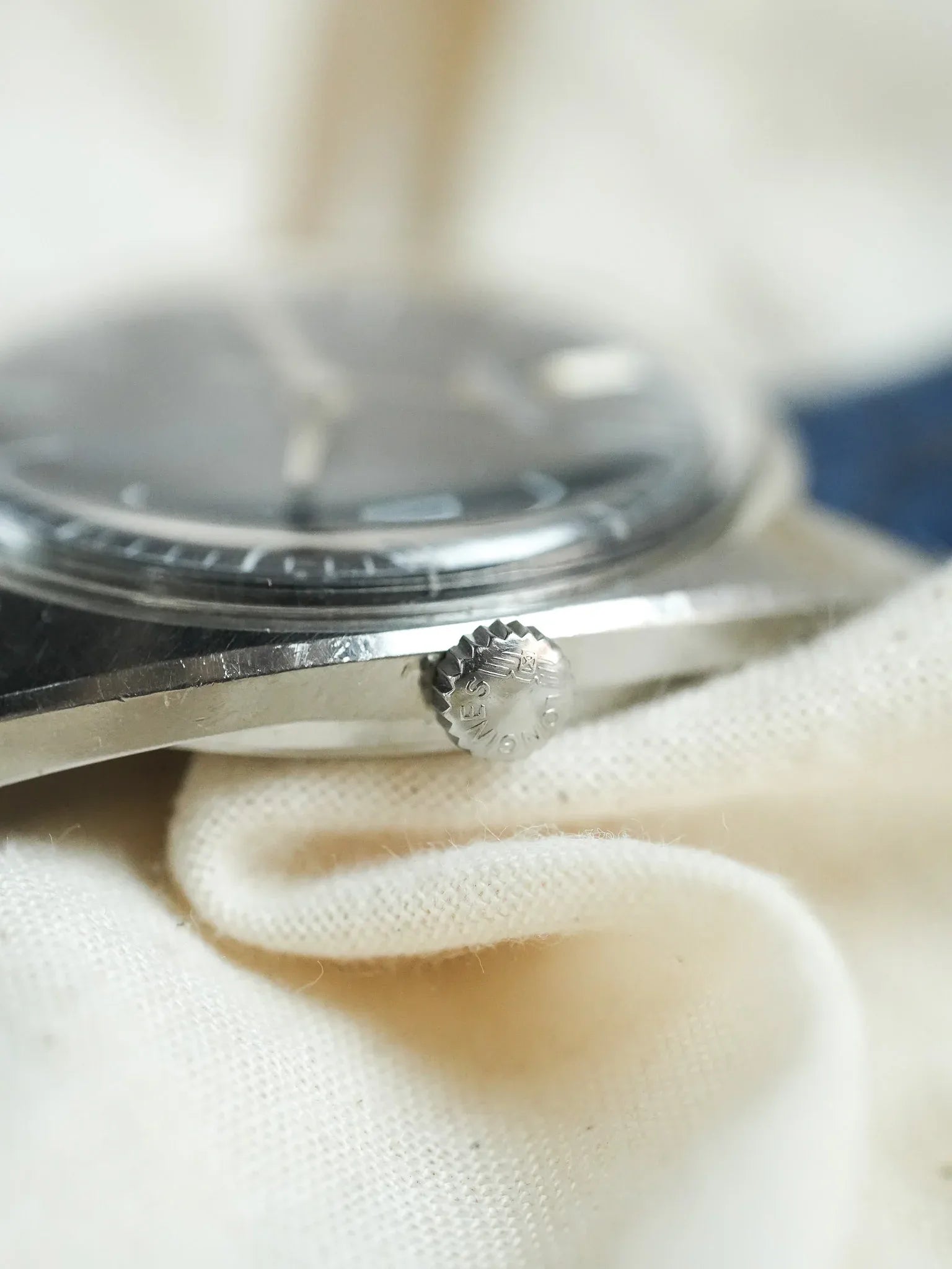 Longines - Tonneau Acier Bleu - Boite & Papier - 1980s - Atelier Victor - Vintage  Shop