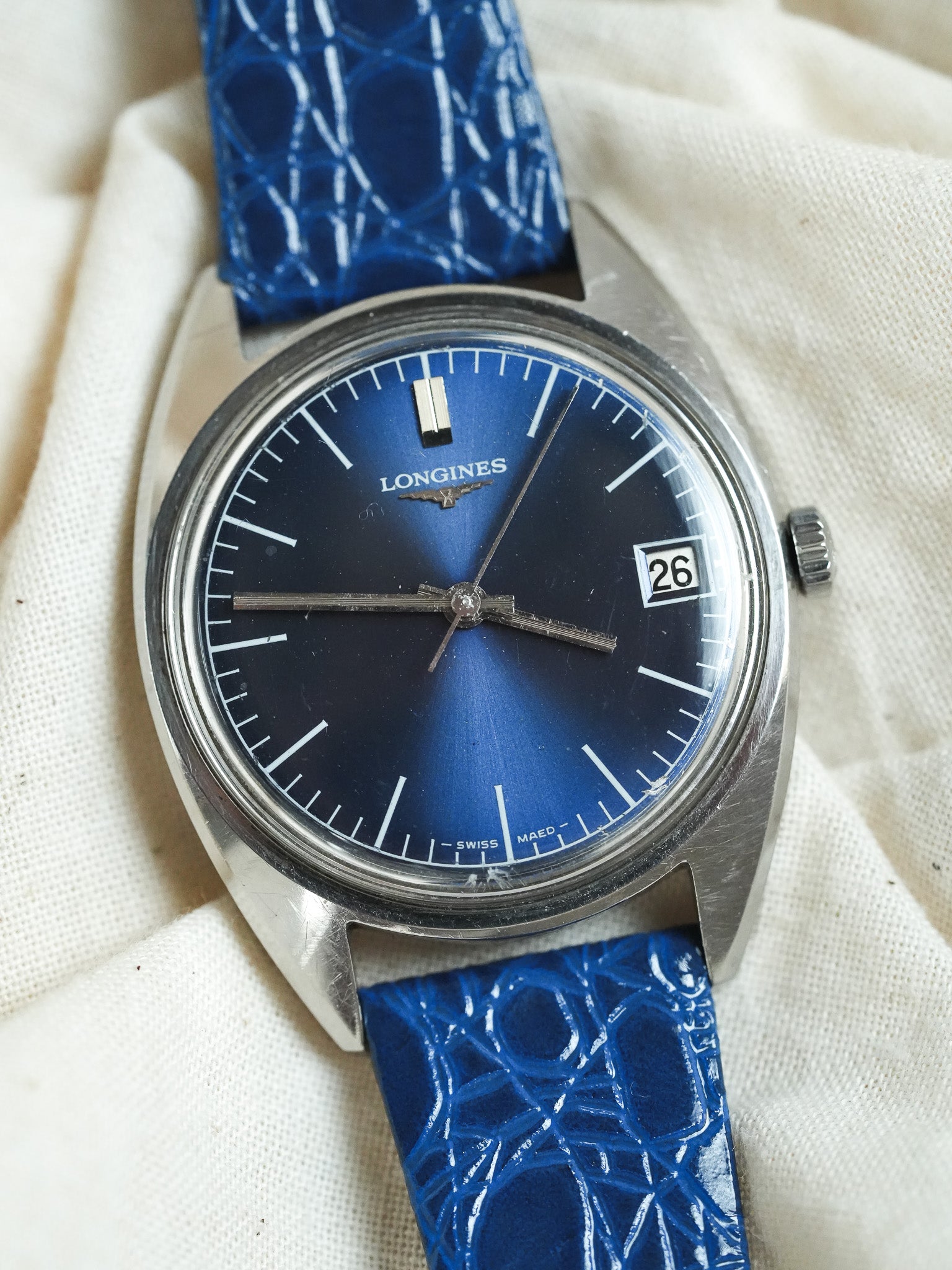 Longines - Tonneau Acier Bleu - Boite & Papier - 1980s - Atelier Victor - Vintage  Shop