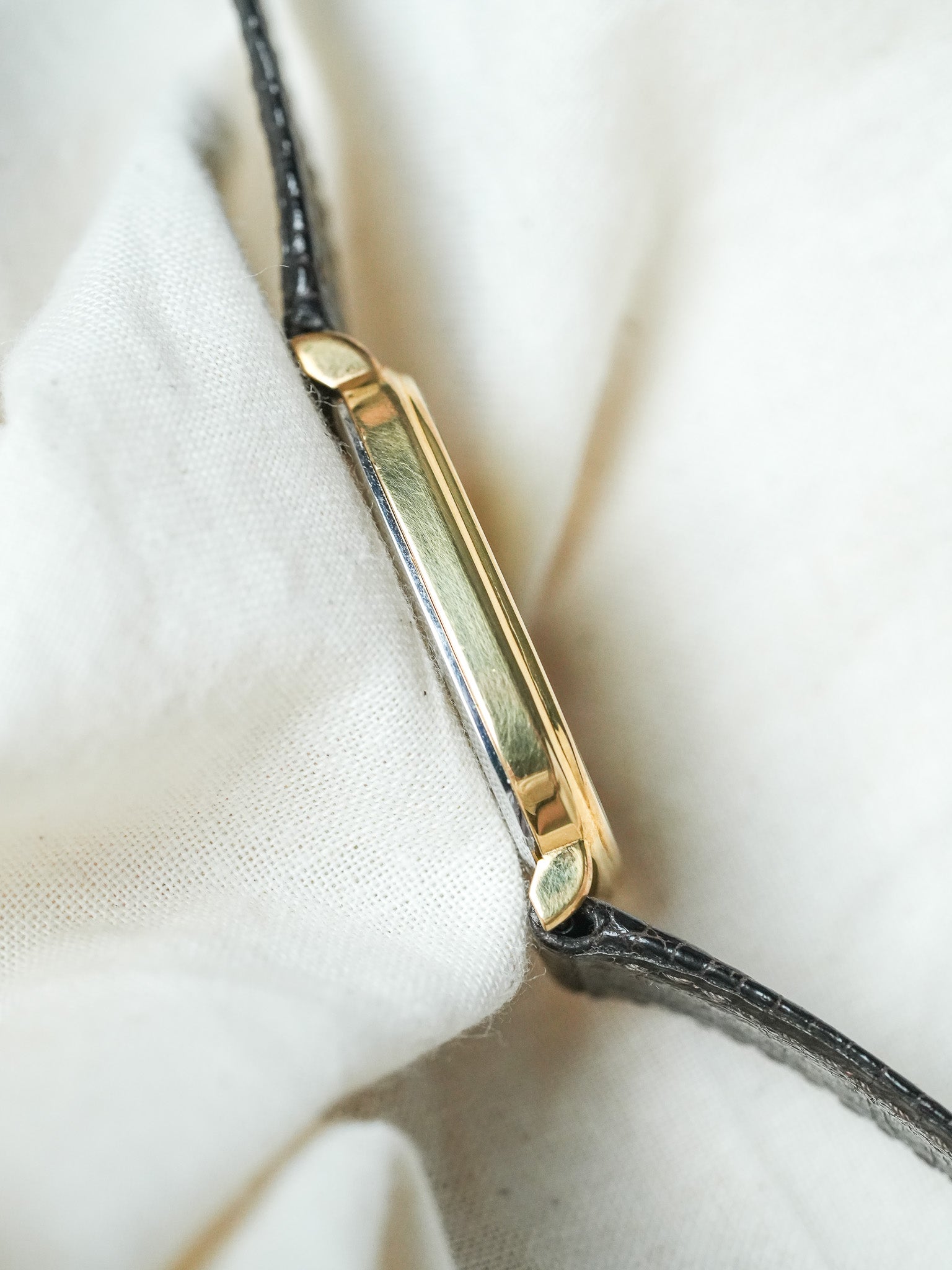 Longines - Tonneau Allongé plaqué Or index onyx - 1980s - Atelier Victor - Vintage  Shop