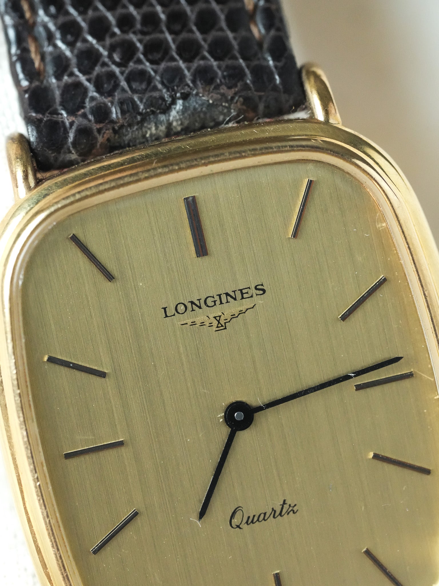 Longines - Tonneau Allongé plaqué Or index onyx - 1980s - Atelier Victor - Vintage  Shop