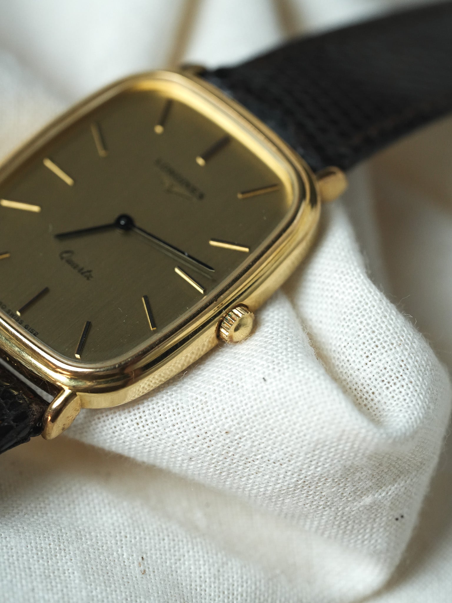 Longines - Tonneau Allongé plaqué Or index onyx - 1980s - Atelier Victor - Vintage  Shop