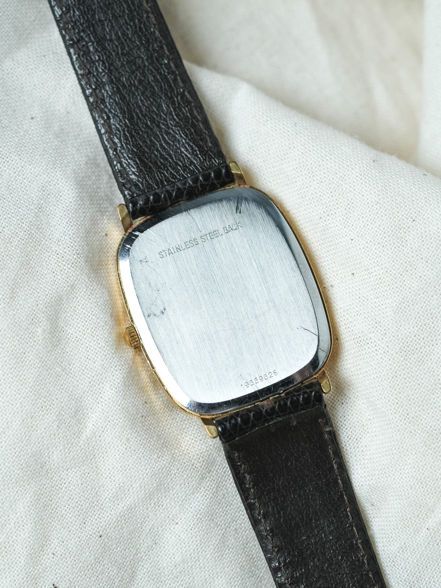 Longines - Tonneau Allongé plaqué Or index onyx - 1980s - Atelier Victor - Vintage  Shop