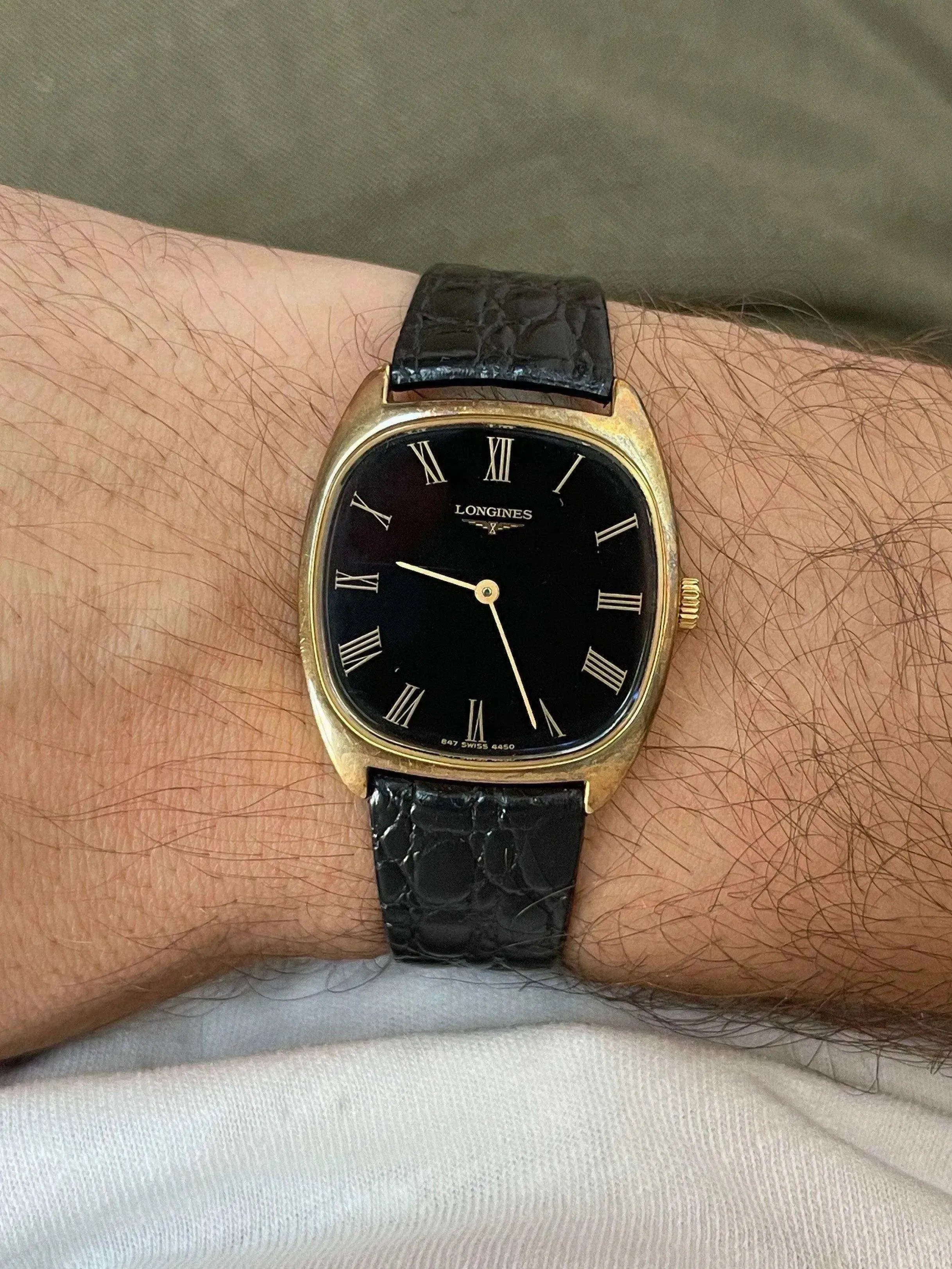 Longines - Tonneau Cadran Noir Or Romain - 1978 - Atelier Victor