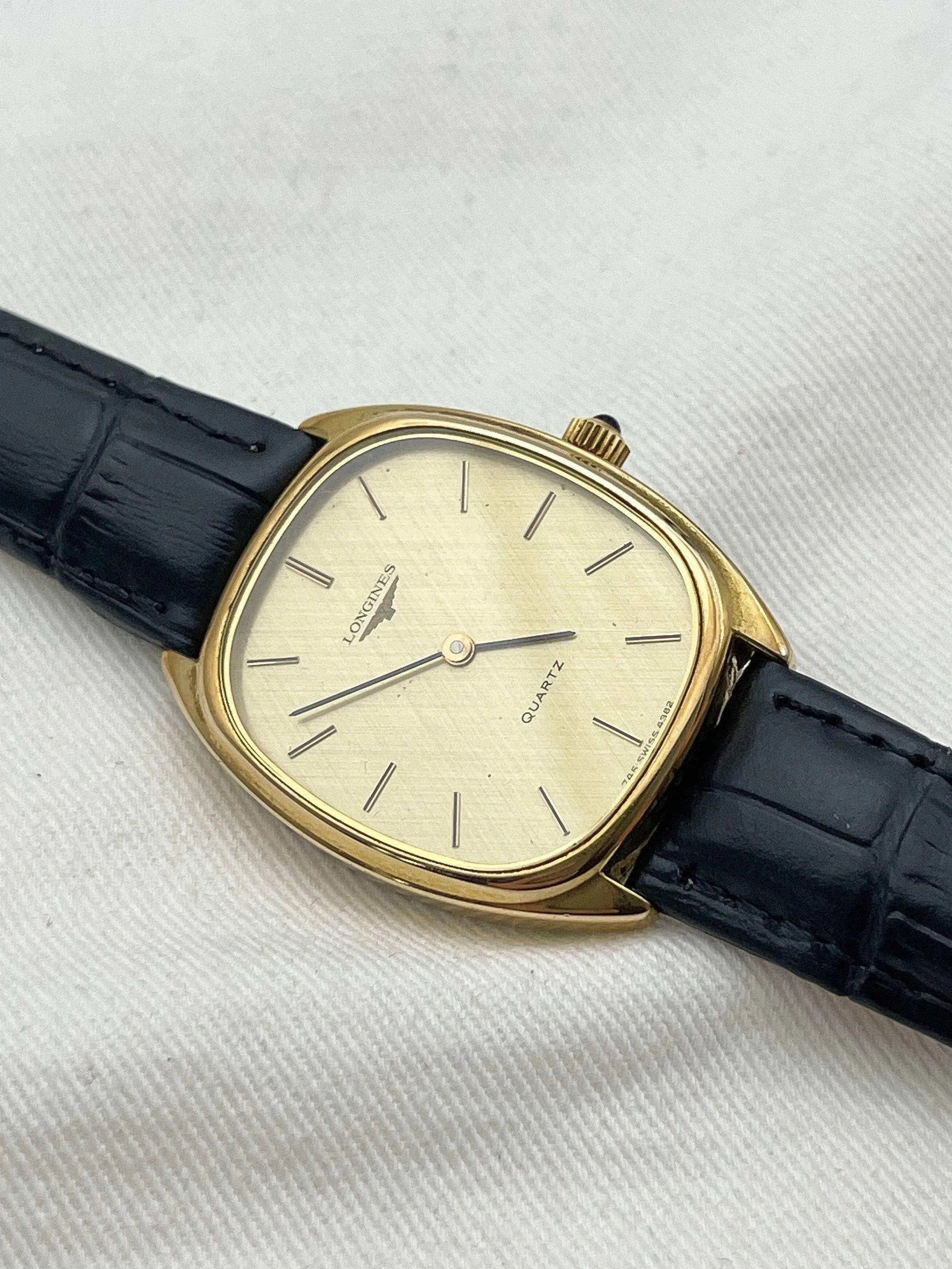 Longines - Tonneau Gold Cabochon - 1979 - Atelier Victor Paris - Vintage Watch Shop Dubai