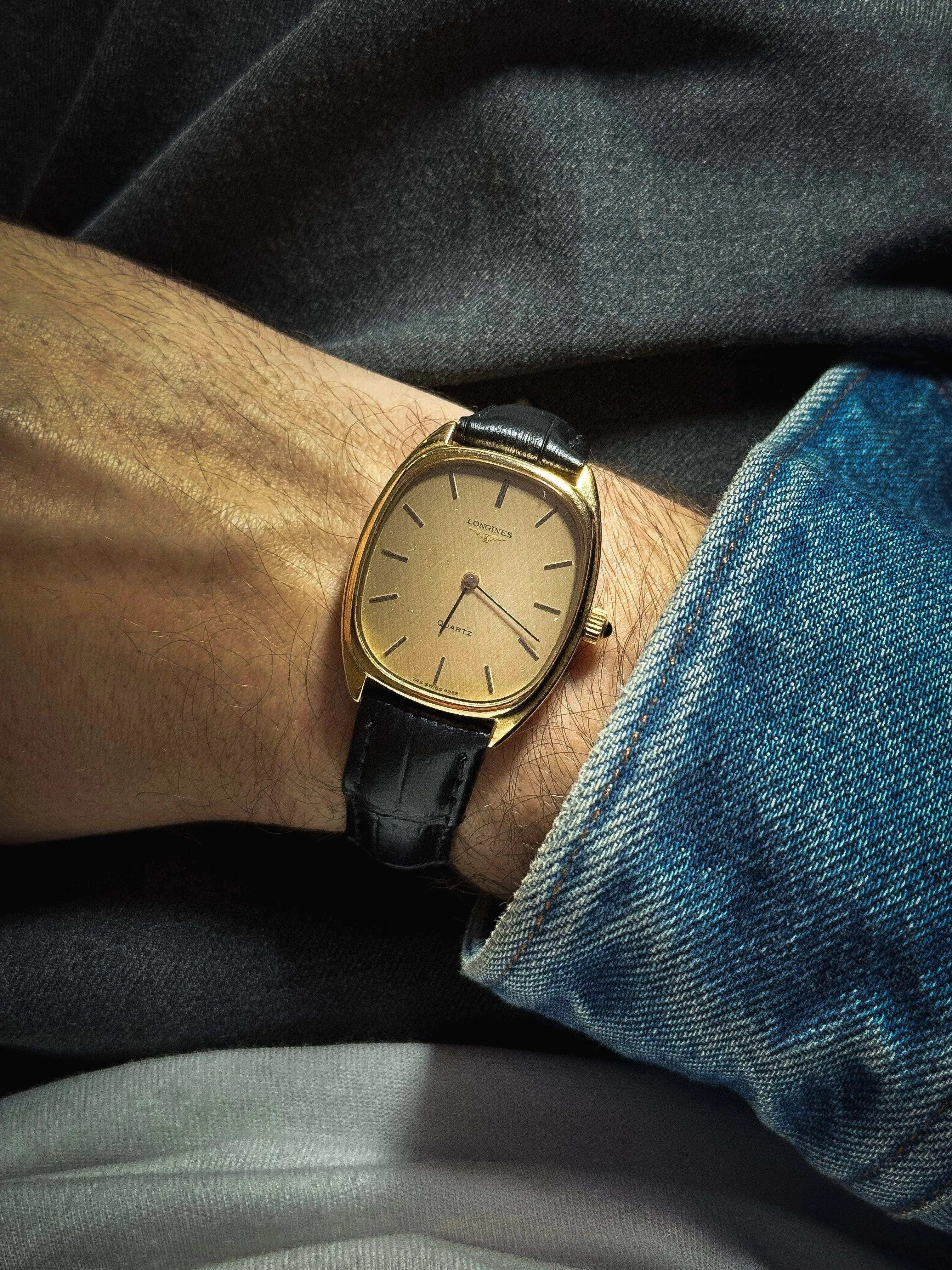 Longines - Tonneau Gold Cabochon - 1979 - Atelier Victor Paris - Vintage Watch Shop Dubai