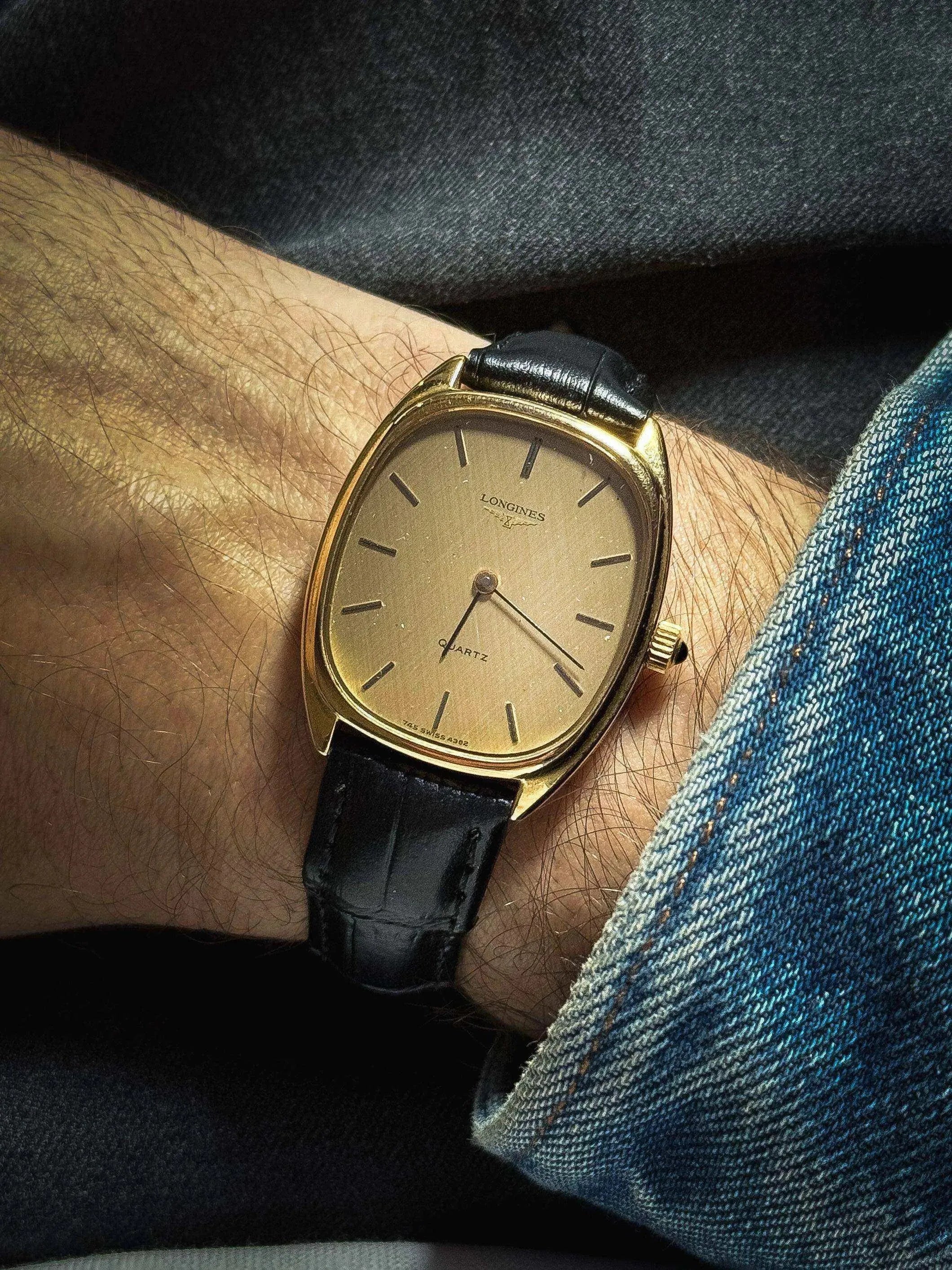 Longines - Tonneau Gold Cabochon - 1979 - Atelier Victor Paris - Vintage Watch Shop Dubai