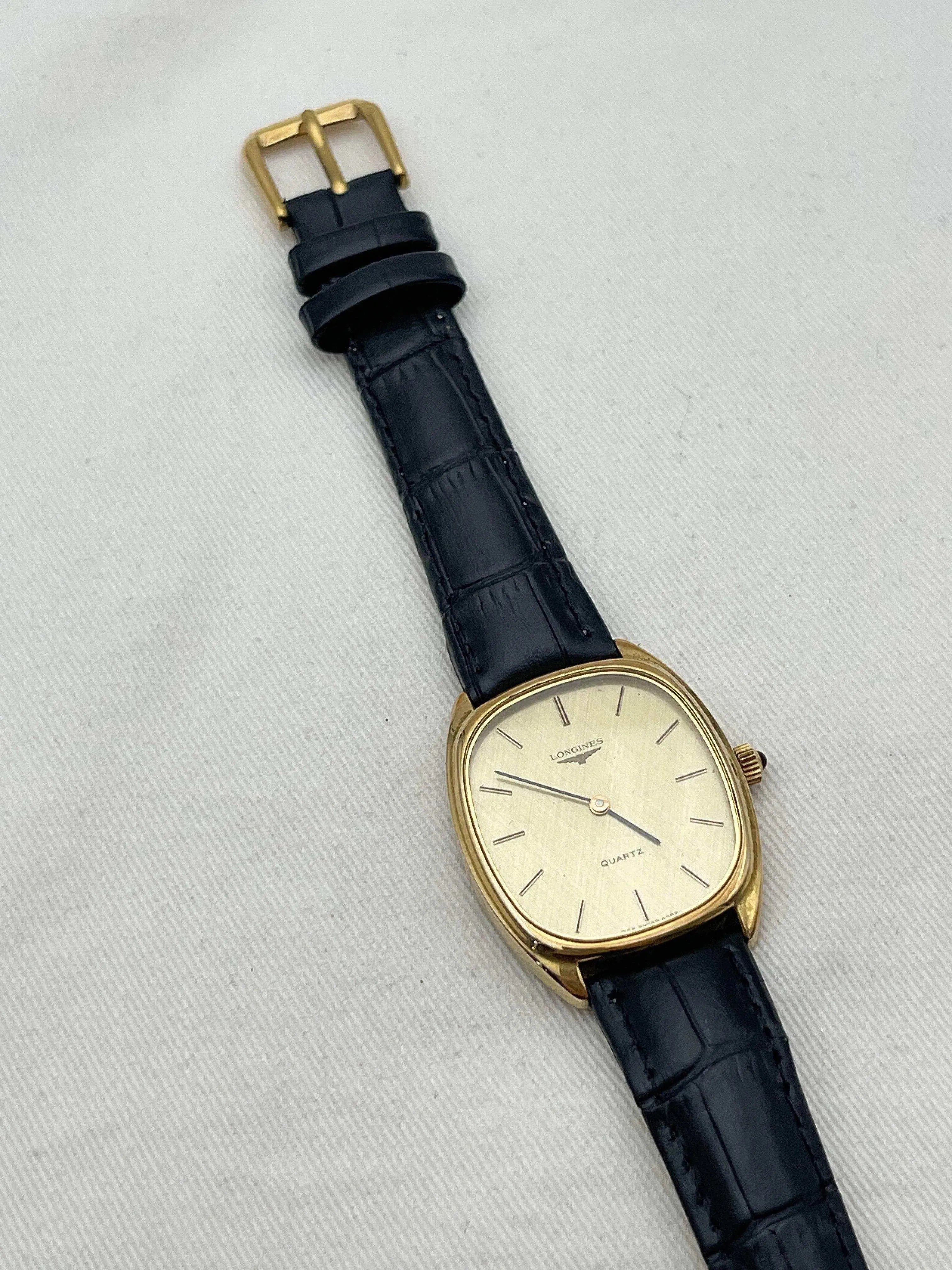 Longines - Tonneau Gold Cabochon - 1979 - Atelier Victor Paris - Vintage Watch Shop Dubai