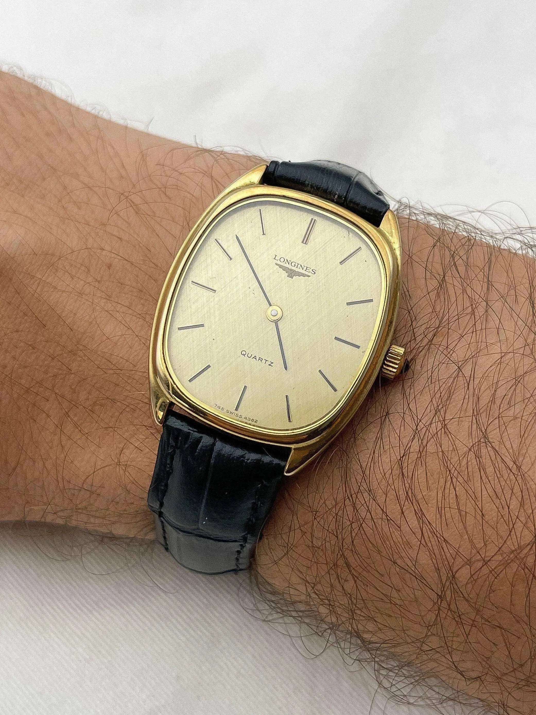 Longines - Tonneau Gold Cabochon - 1979 - Atelier Victor Paris - Vintage Watch Shop Dubai