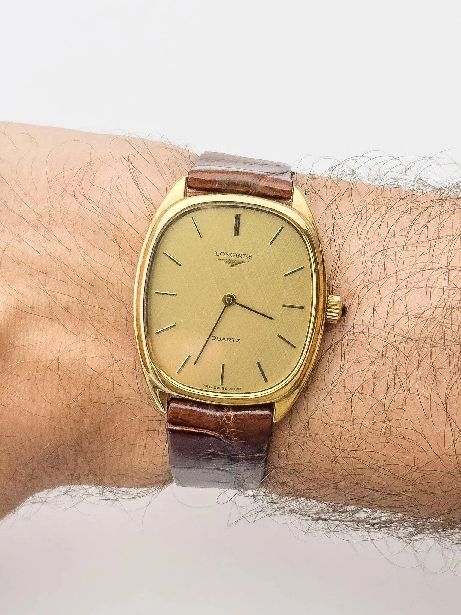 Longines - Tonneau Linen Cabochon - 1979 - Atelier Victor Paris - Vintage Watch Shop Dubai