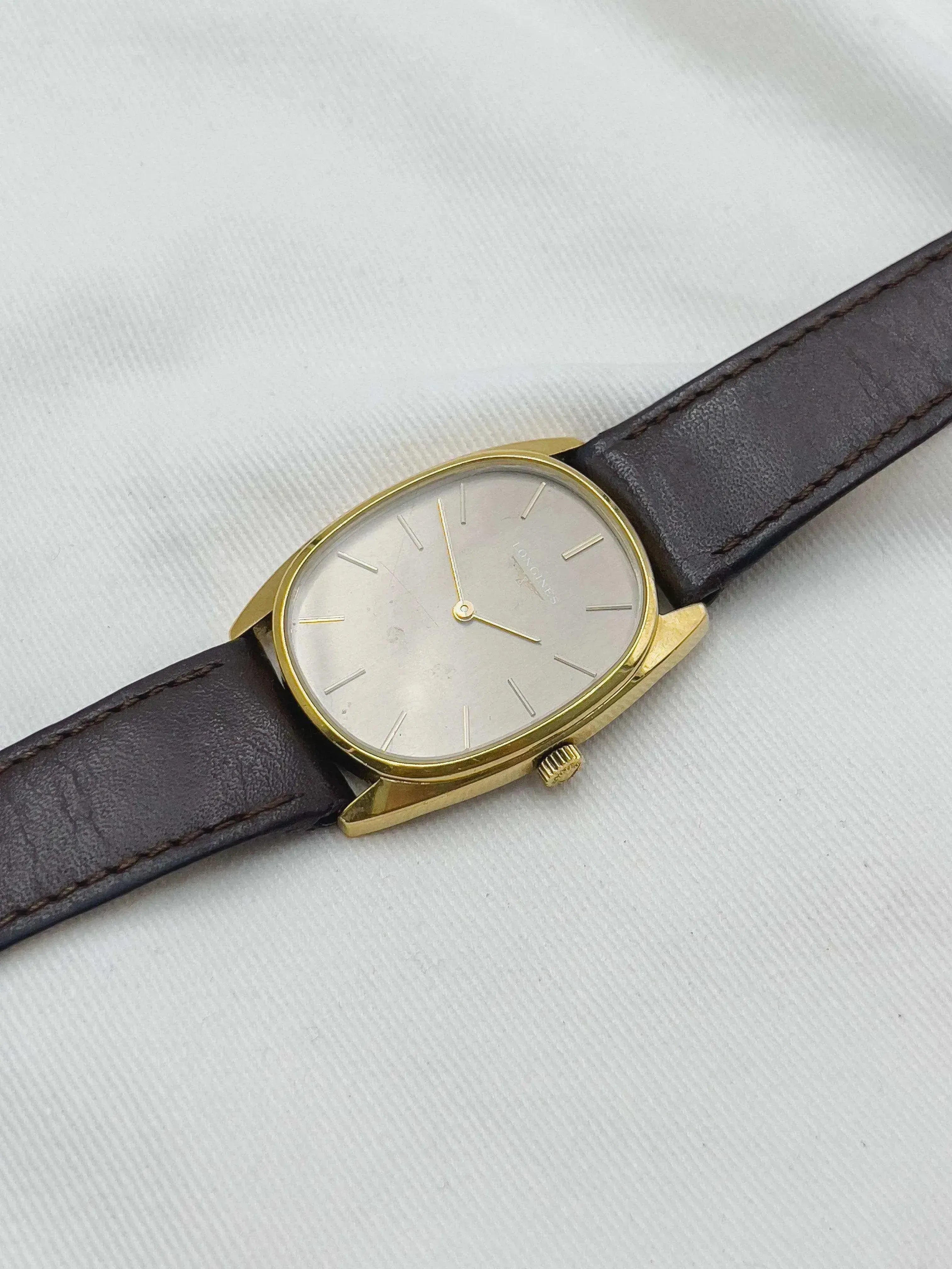 Longines - Tonneau Moka Or - 1979 - Atelier Victor