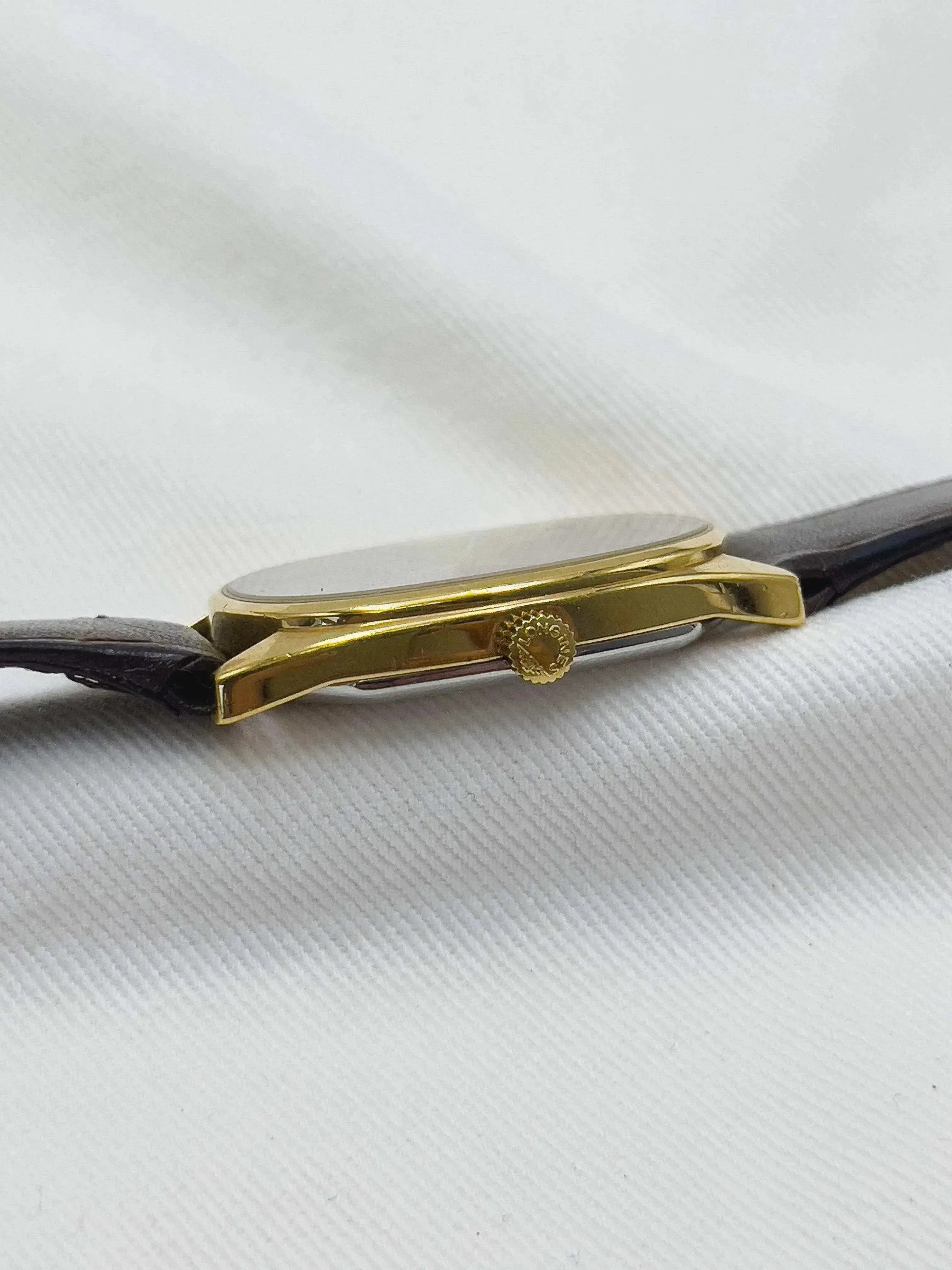 Longines - Tonneau Moka Or - 1979 - Atelier Victor