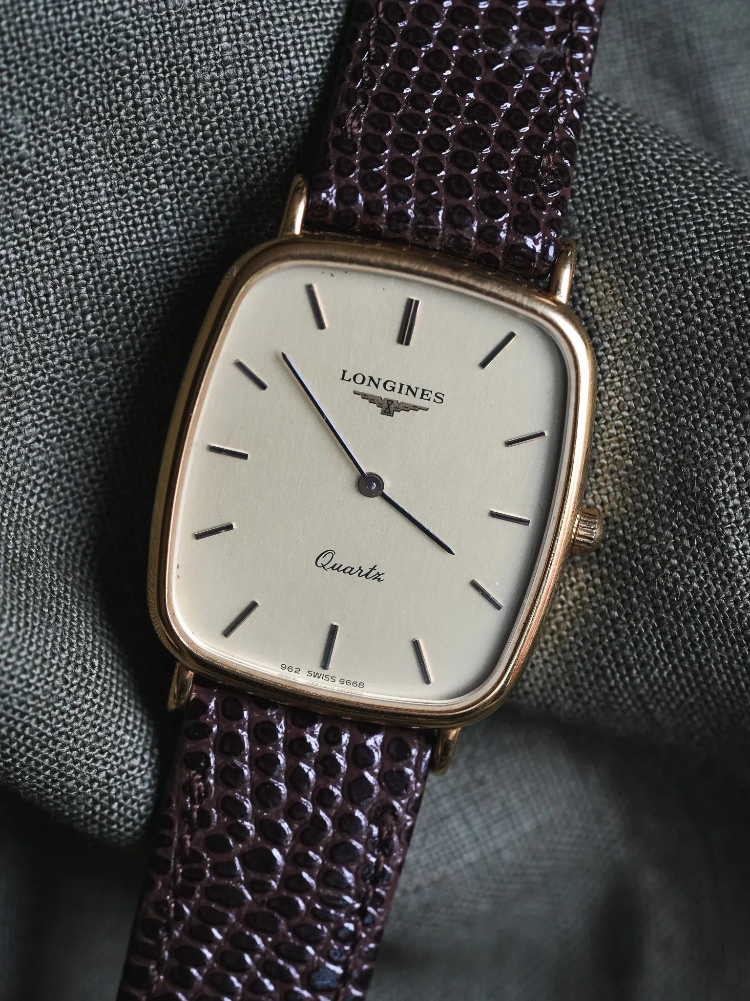 Longines - Tonneau plaqué Or quartz - 1980s - Atelier Victor - Vintage  Shop