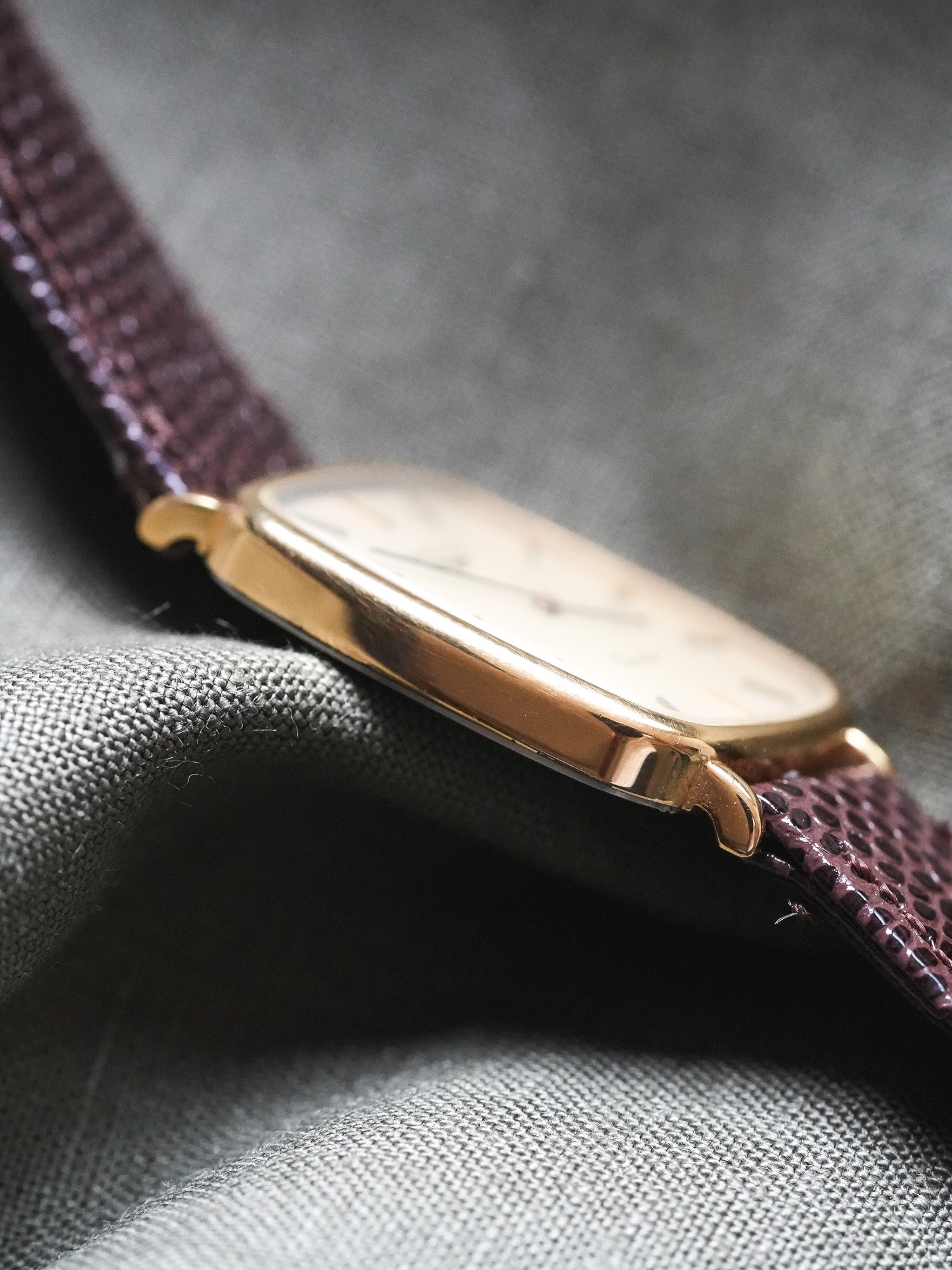 Longines - Tonneau plaqué Or quartz - 1980s - Atelier Victor - Vintage  Shop