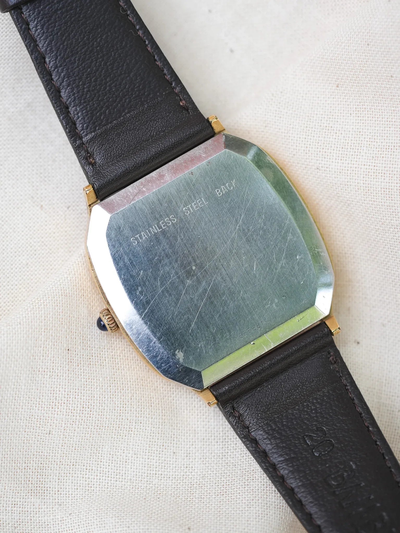 Longines - Tv plaqué or cadran lin cabochon - 1980s - Atelier Victor