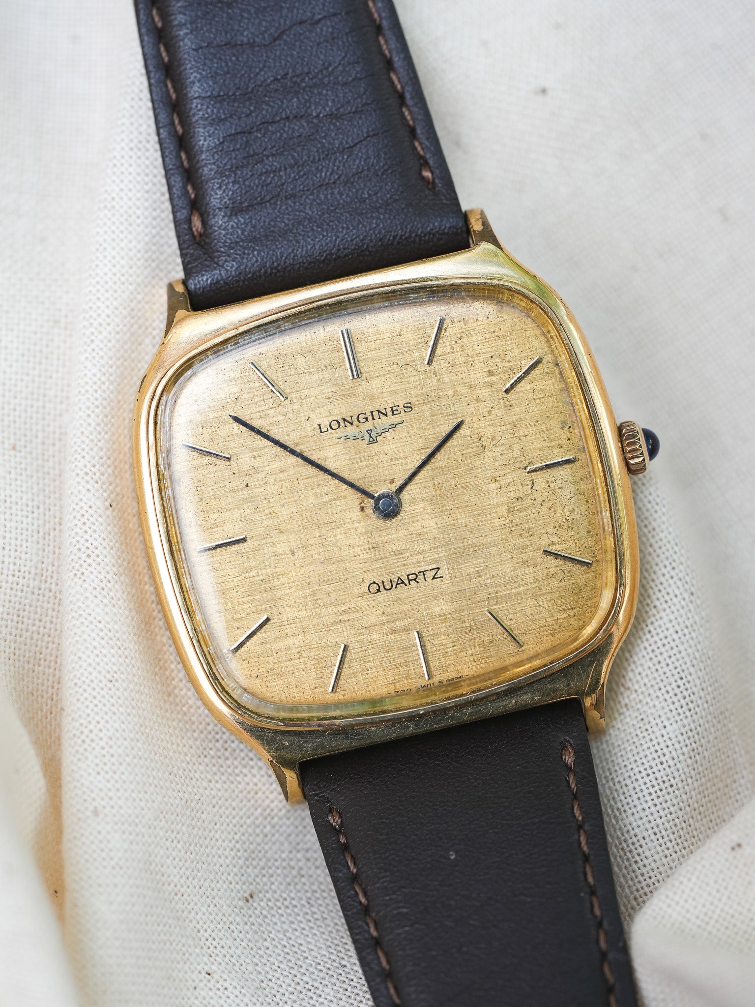 Longines - Tv plaqué or cadran lin cabochon - 1980s - Atelier Victor Paris - Vintage Watch Shop Dubai