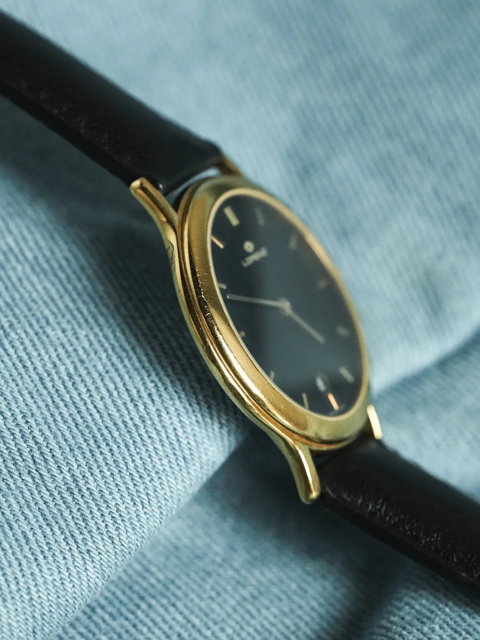 Lorenz - Plaqué or noir date 6h - 1990s - Atelier Victor