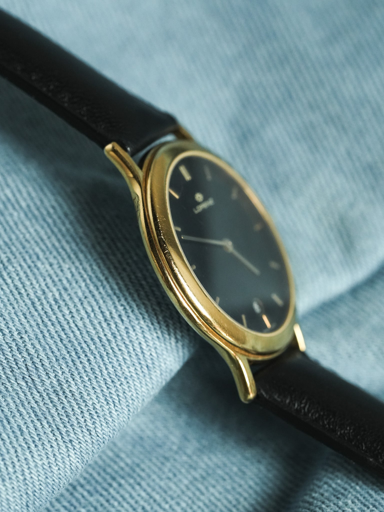 Lorenz - Plaqué or noir date 6h - 1990s - Atelier Victor - Vintage  Shop