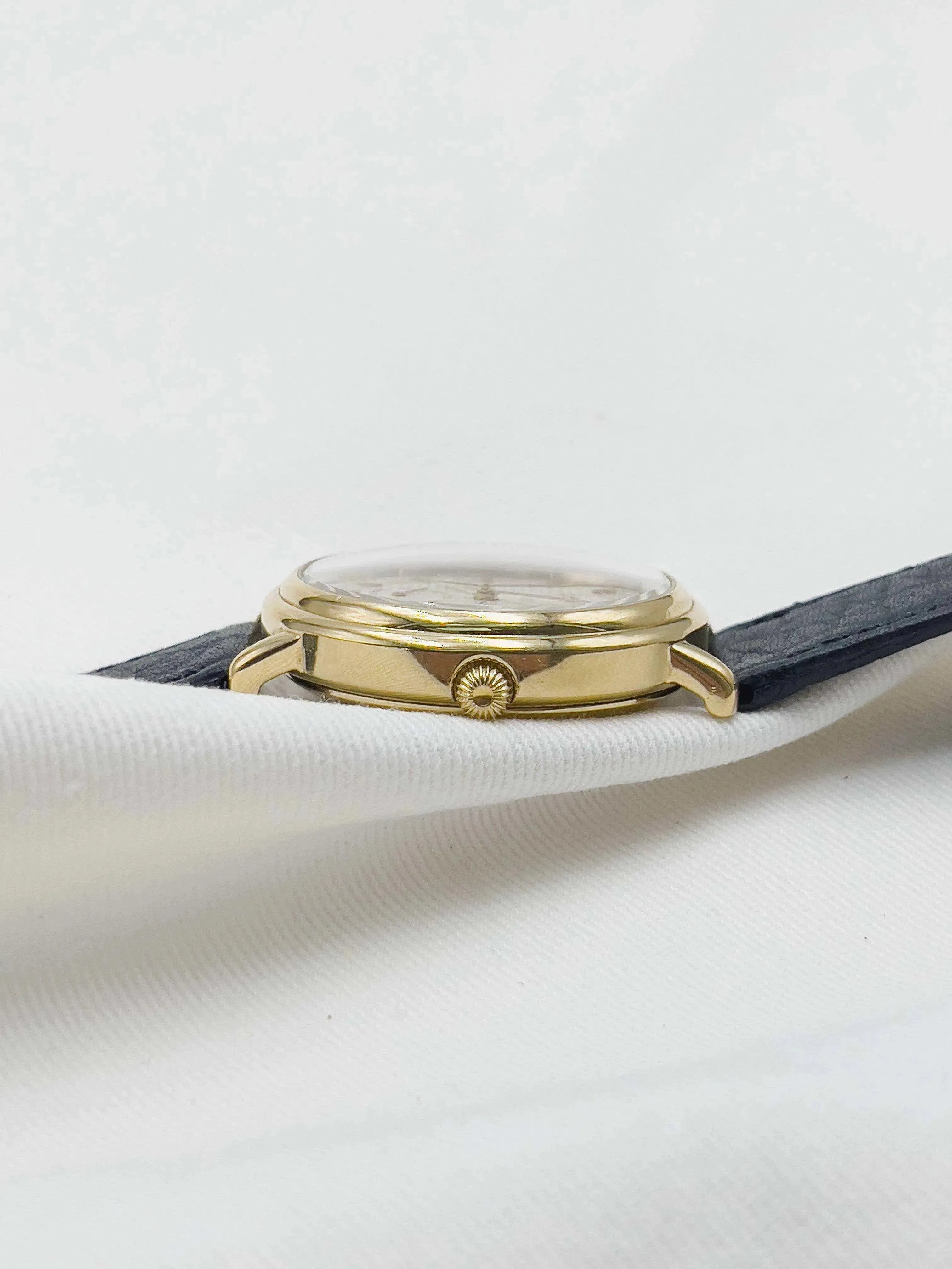 Lorenz - Réserve de marche blanc - 1990s - Atelier Victor Paris - Vintage Watch Shop Dubai