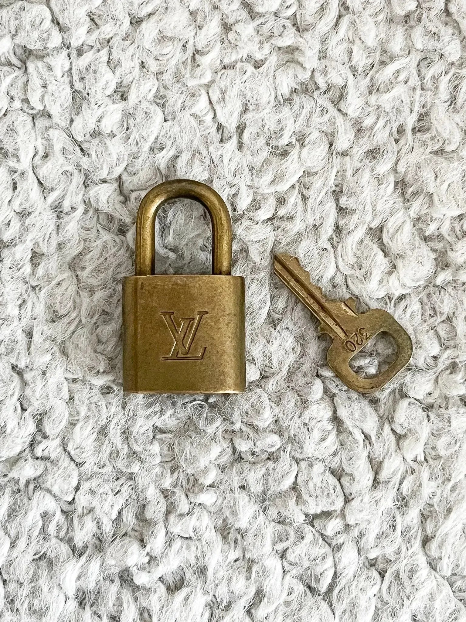 Louis Vuitton - Cadenas 320 Keepall - Atelier Victor - Vintage  Shop