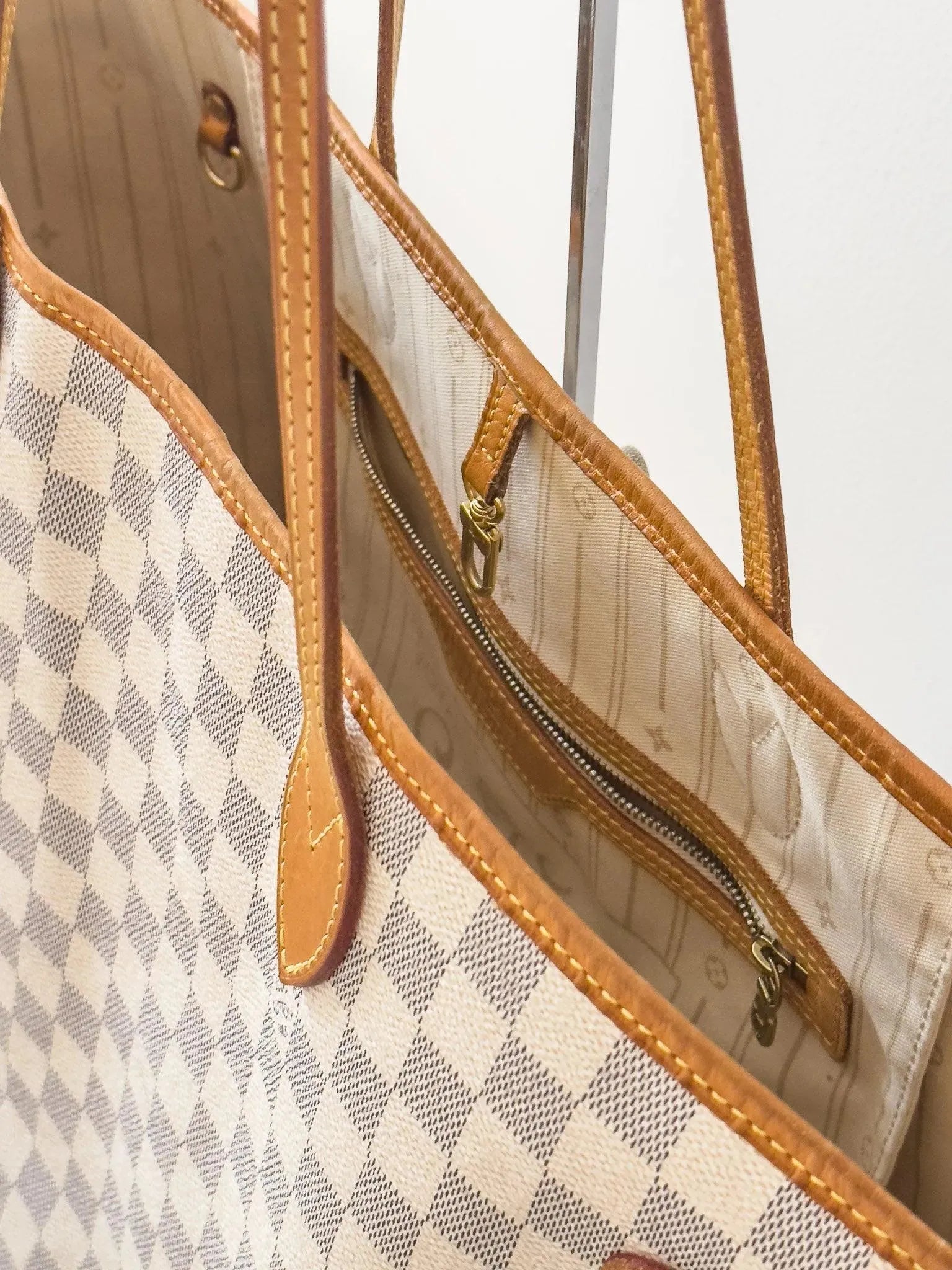 Louis Vuitton - Neverfull Beige - Atelier Victor Paris - Vintage Watch Shop Dubai