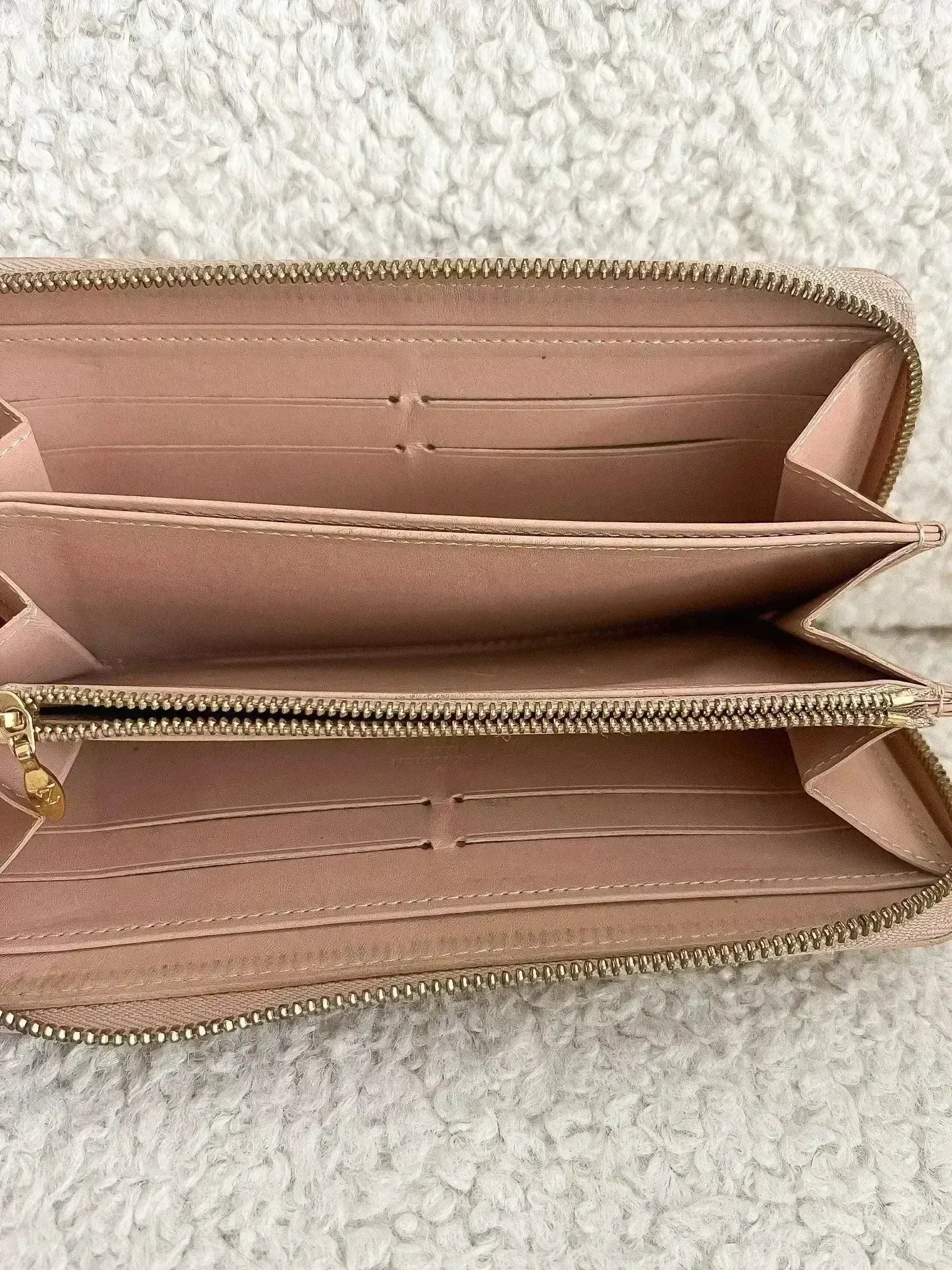 Louis Vuitton - Wallet Beige metis leather