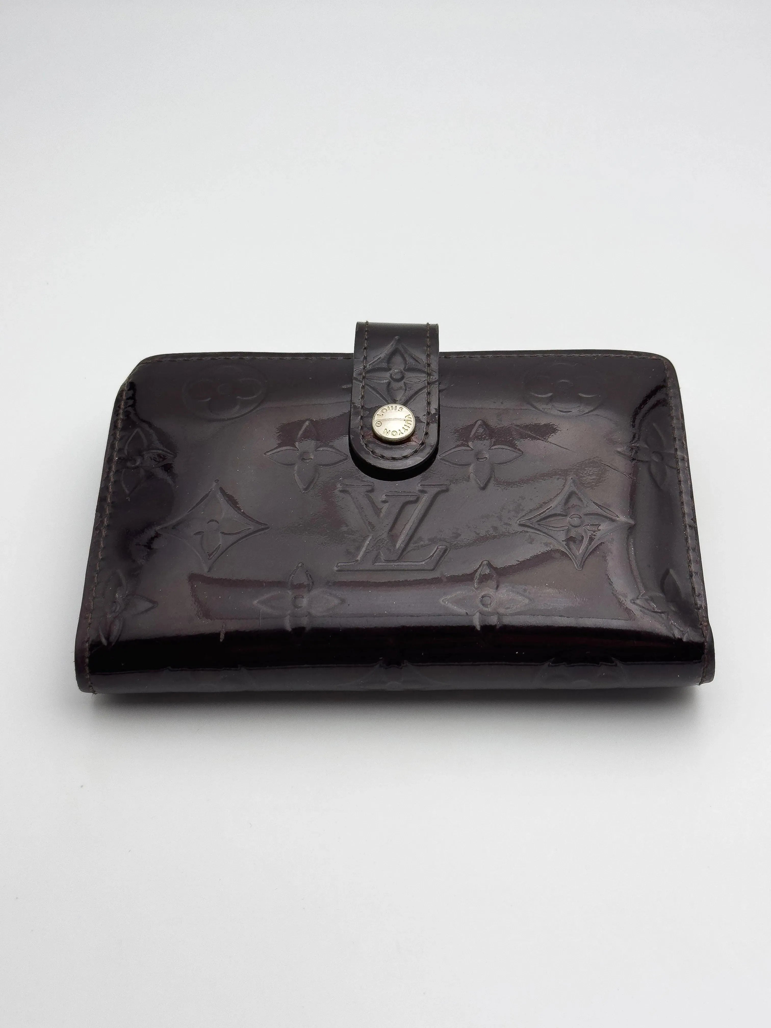 Louis Vuitton - Portefeuille en cuir verni marron - Atelier Victor Paris - Vintage Watch Shop Dubai