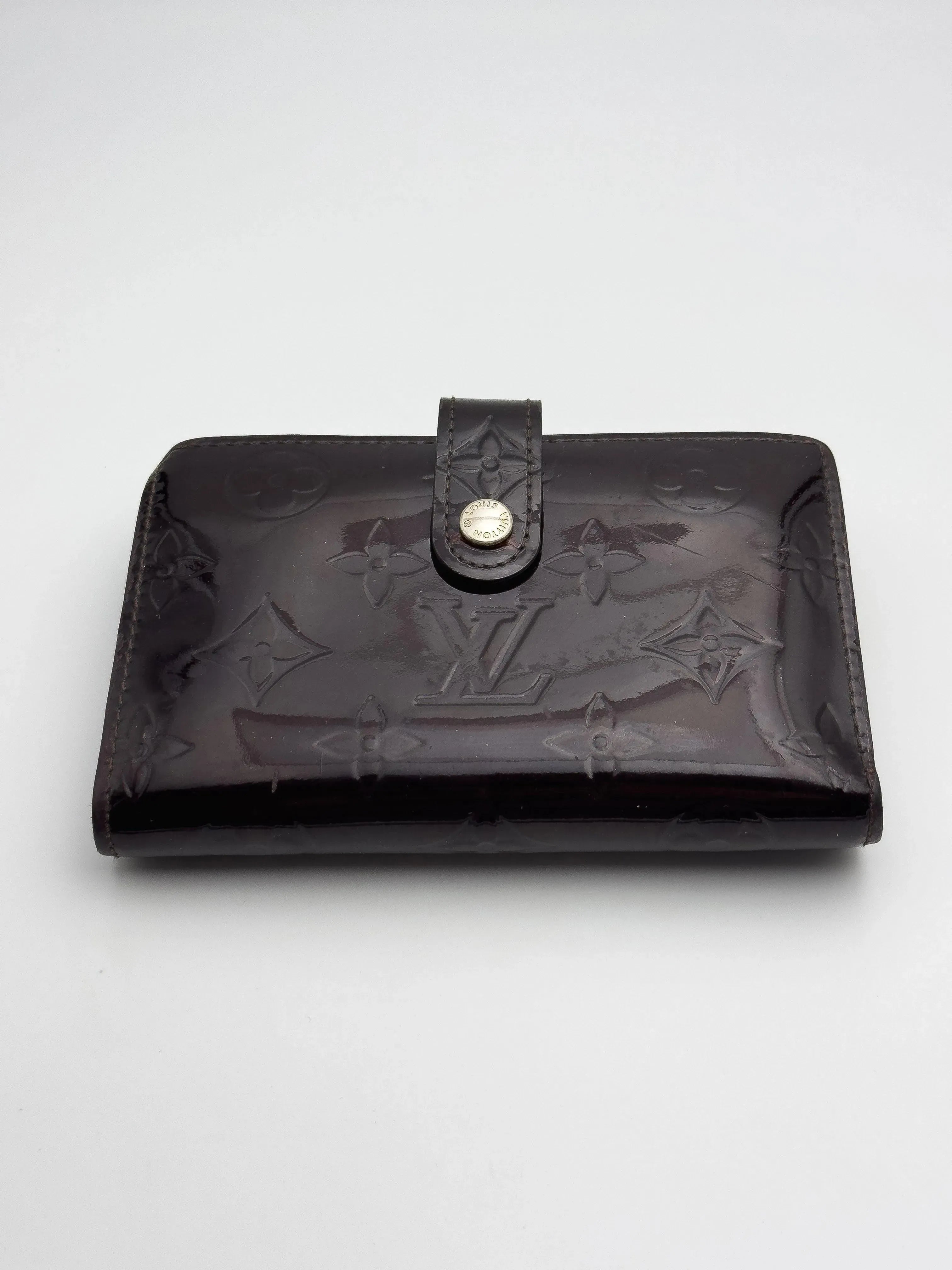 Louis Vuitton - Portefeuille en cuir verni marron - Atelier Victor - Vintage  Shop