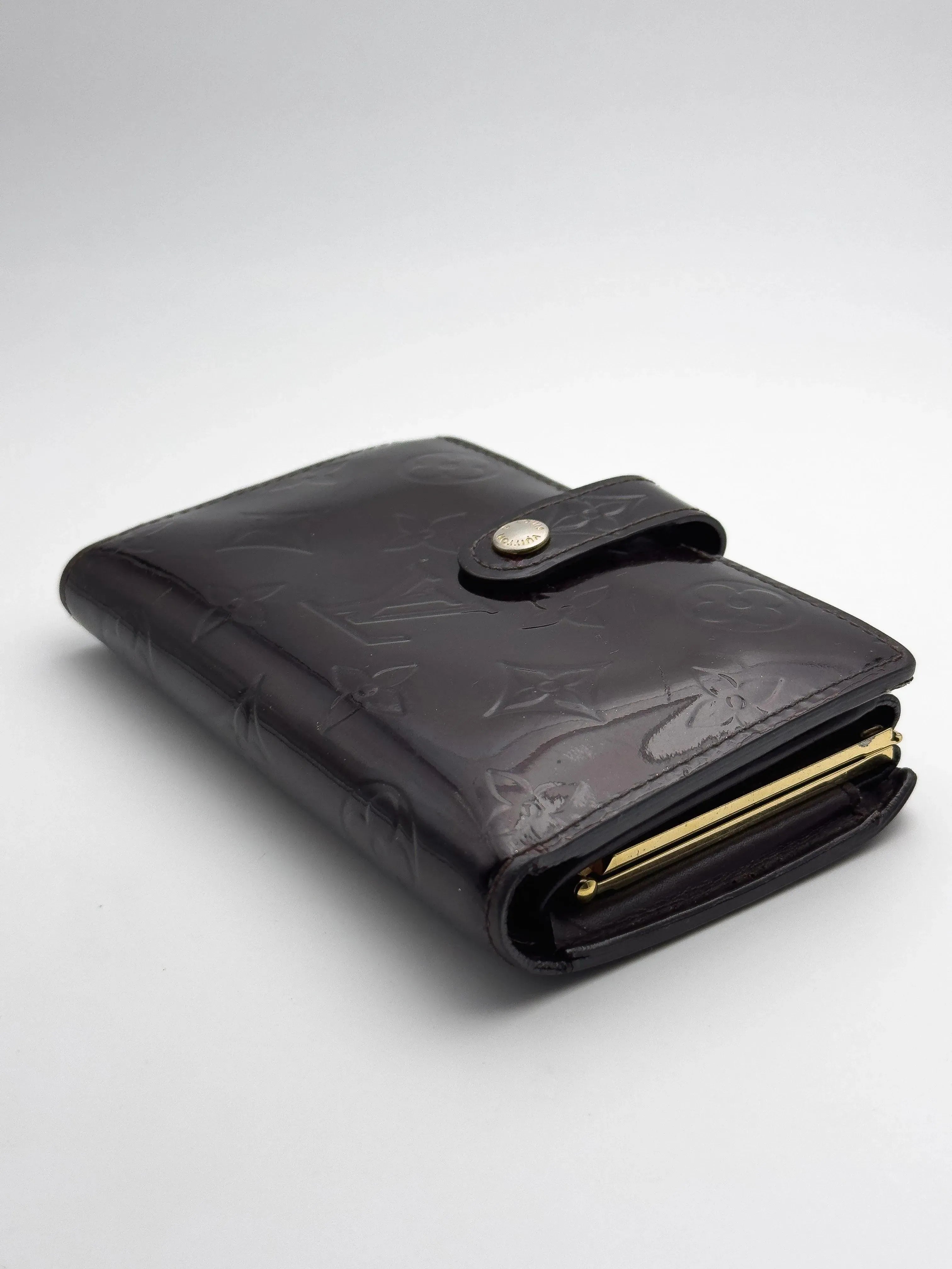 Louis Vuitton - Portefeuille en cuir verni marron - Atelier Victor - Vintage  Shop