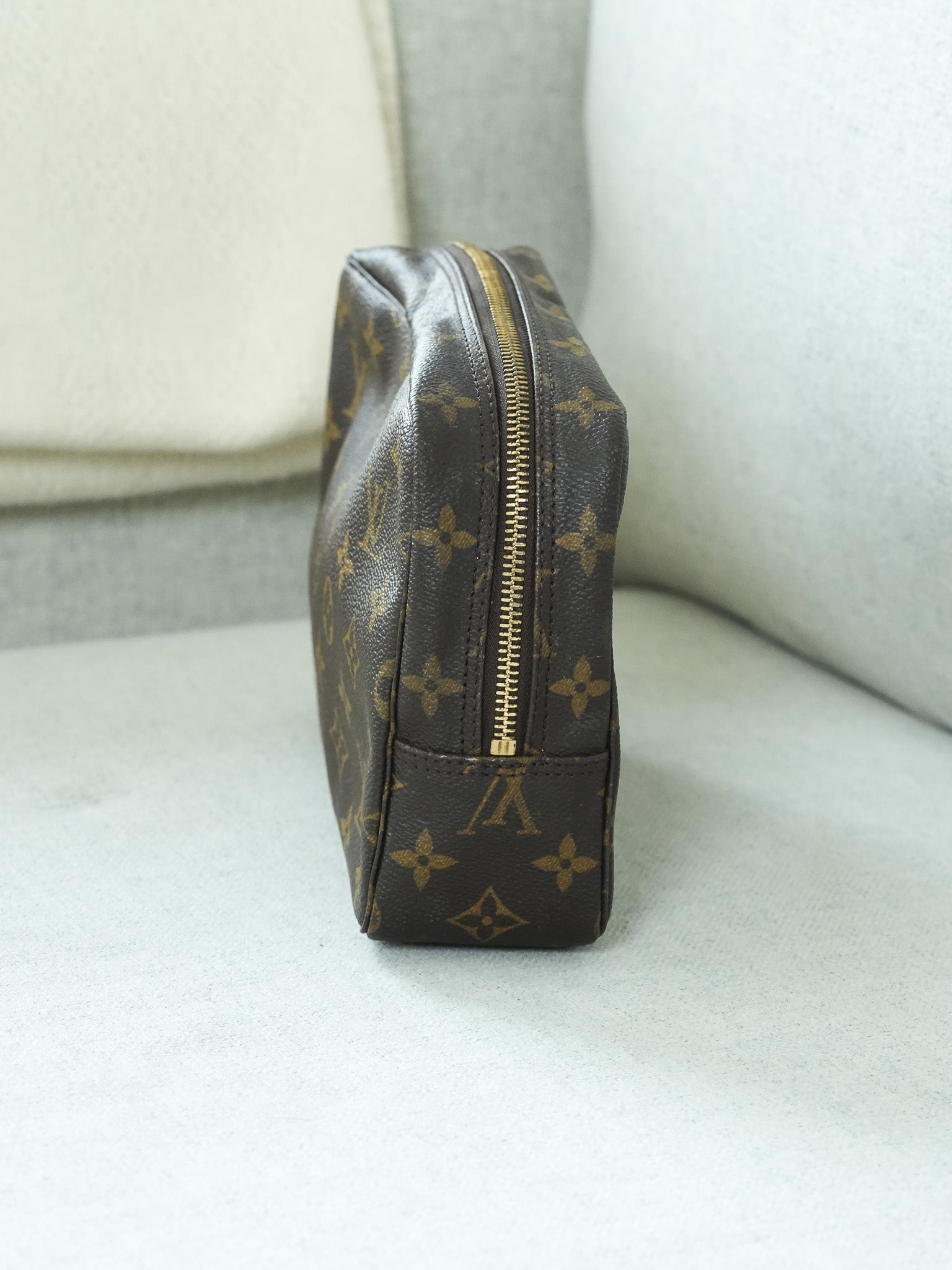 Vintage Monogram Canvas Toiletry Pouch Louis Vuitton 23