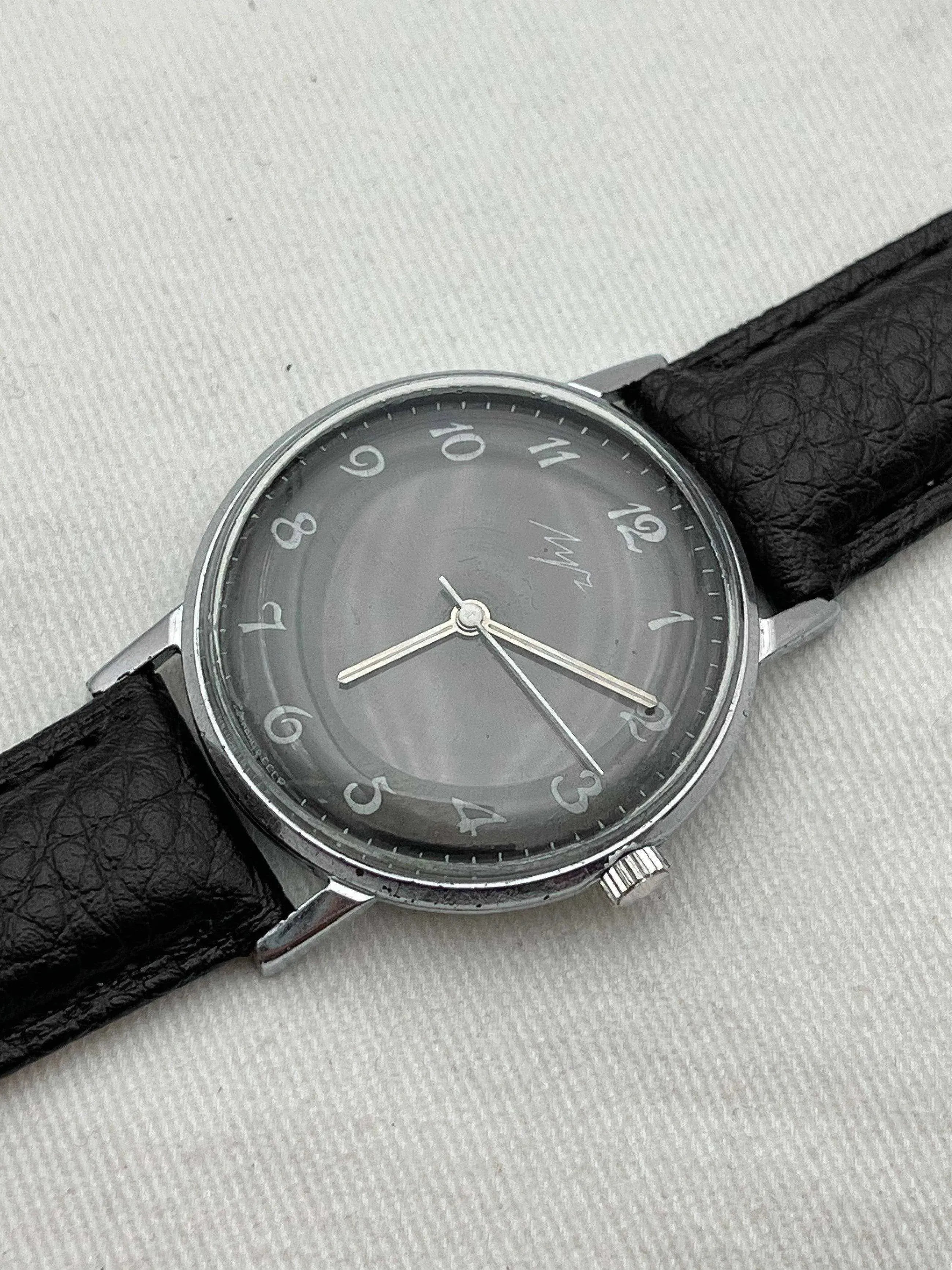 Luch - Cadran noir Index Blanc - 1960s - Atelier Victor - Vintage  Shop