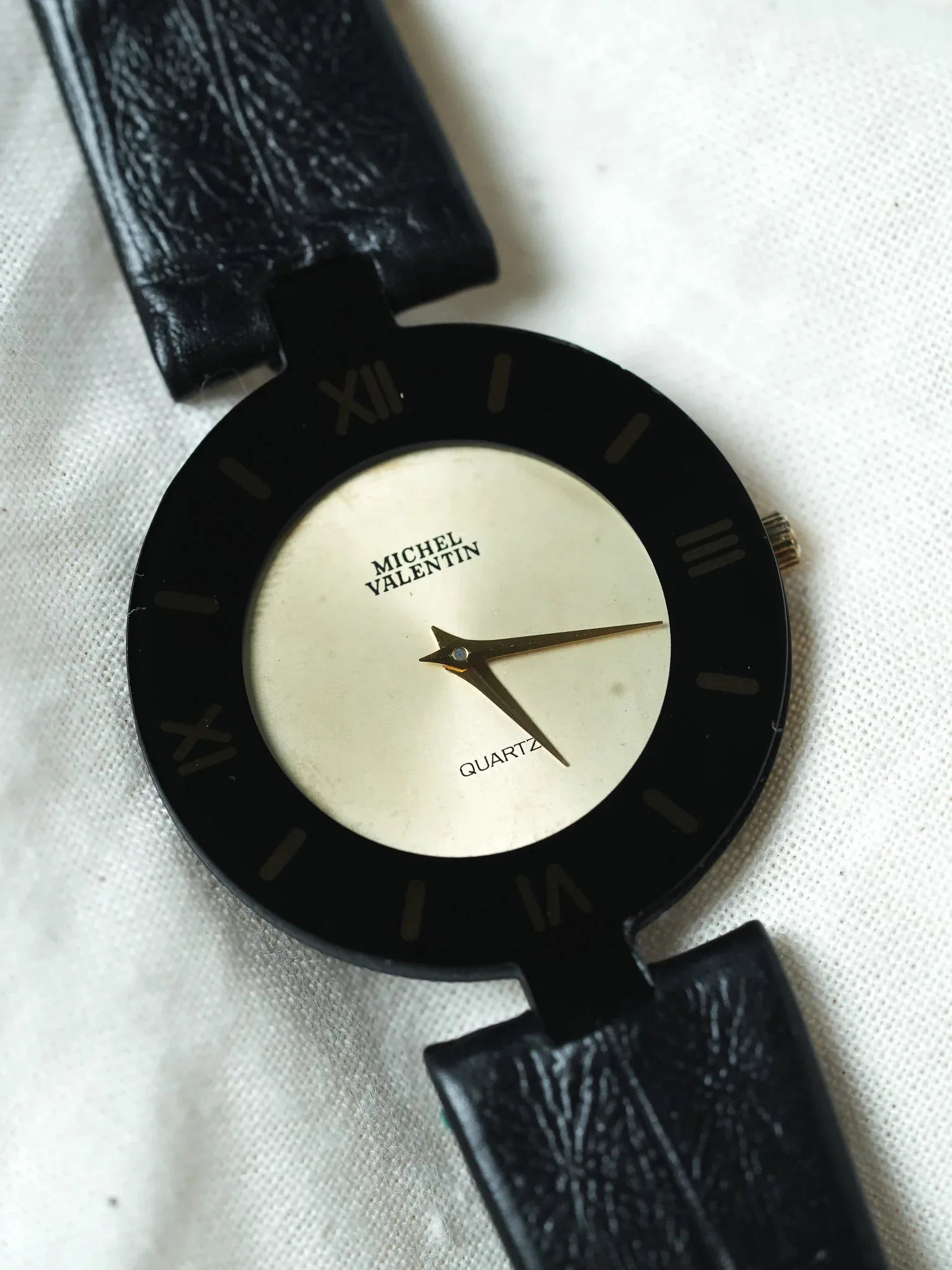 Michel Valentin - Ultra plate Rond Noir Lunette Noir Or - NOS - 1990s - Atelier Victor